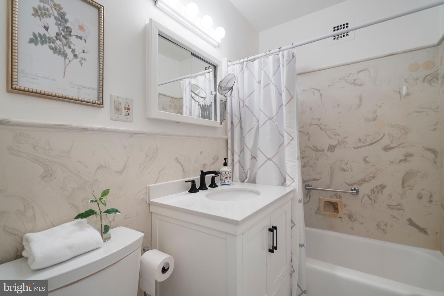 3000 SPOUT RUN PKWY #D305, ARLINGTON, Virginia 22201, 1 Bedroom Bedrooms, ,1 BathroomBathrooms,Residential,For sale,3000 SPOUT RUN PKWY #D305,VAAR2064936 MLS # VAAR2064936