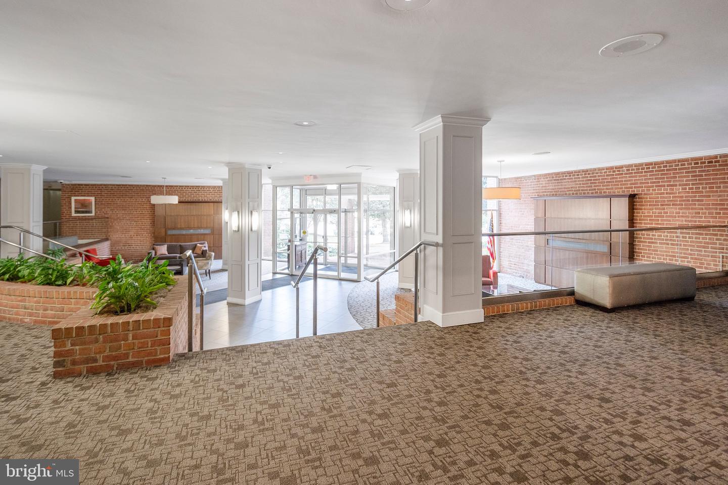 3000 SPOUT RUN PKWY #D305, ARLINGTON, Virginia 22201, 1 Bedroom Bedrooms, ,1 BathroomBathrooms,Residential,For sale,3000 SPOUT RUN PKWY #D305,VAAR2064936 MLS # VAAR2064936