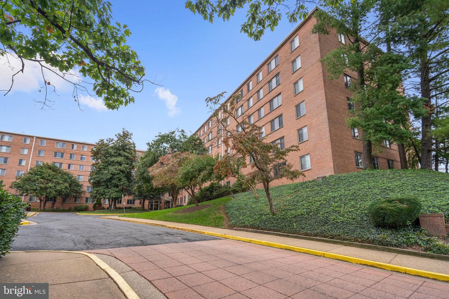 3000 SPOUT RUN PKWY #D305, ARLINGTON, Virginia 22201, 1 Bedroom Bedrooms, ,1 BathroomBathrooms,Residential,For sale,3000 SPOUT RUN PKWY #D305,VAAR2064936 MLS # VAAR2064936
