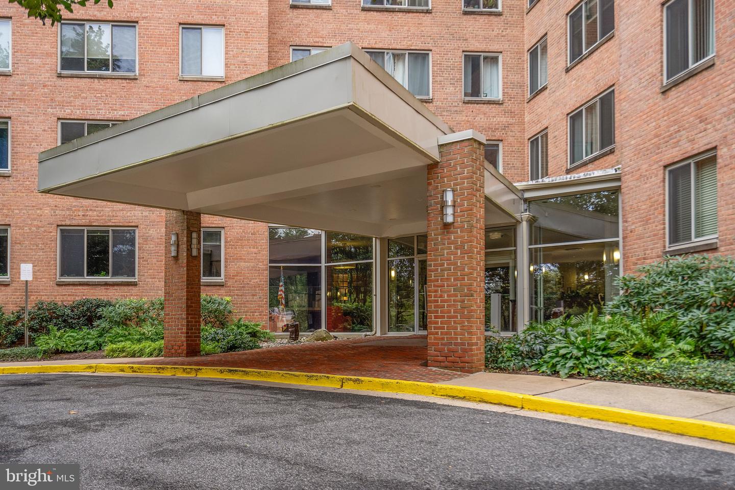 3000 SPOUT RUN PKWY #D305, ARLINGTON, Virginia 22201, 1 Bedroom Bedrooms, ,1 BathroomBathrooms,Residential,For sale,3000 SPOUT RUN PKWY #D305,VAAR2064936 MLS # VAAR2064936