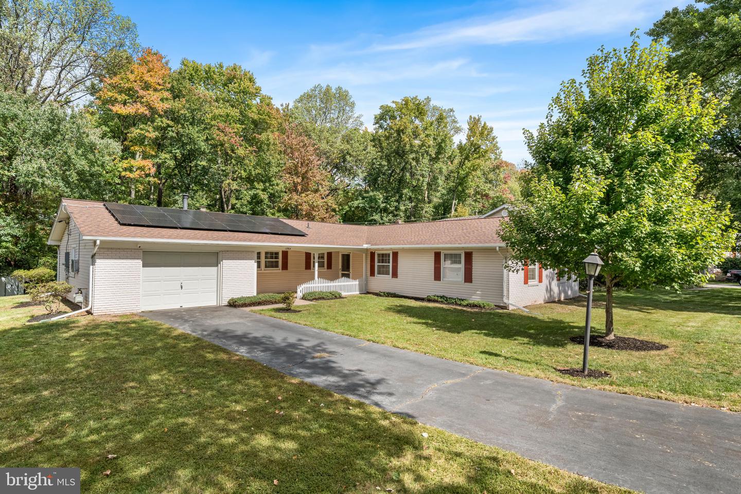 12904 MOUNT ROYAL LN, FAIRFAX, Virginia 22033, 4 Bedrooms Bedrooms, ,2 BathroomsBathrooms,Residential,For sale,12904 MOUNT ROYAL LN,VAFX2274362 MLS # VAFX2274362