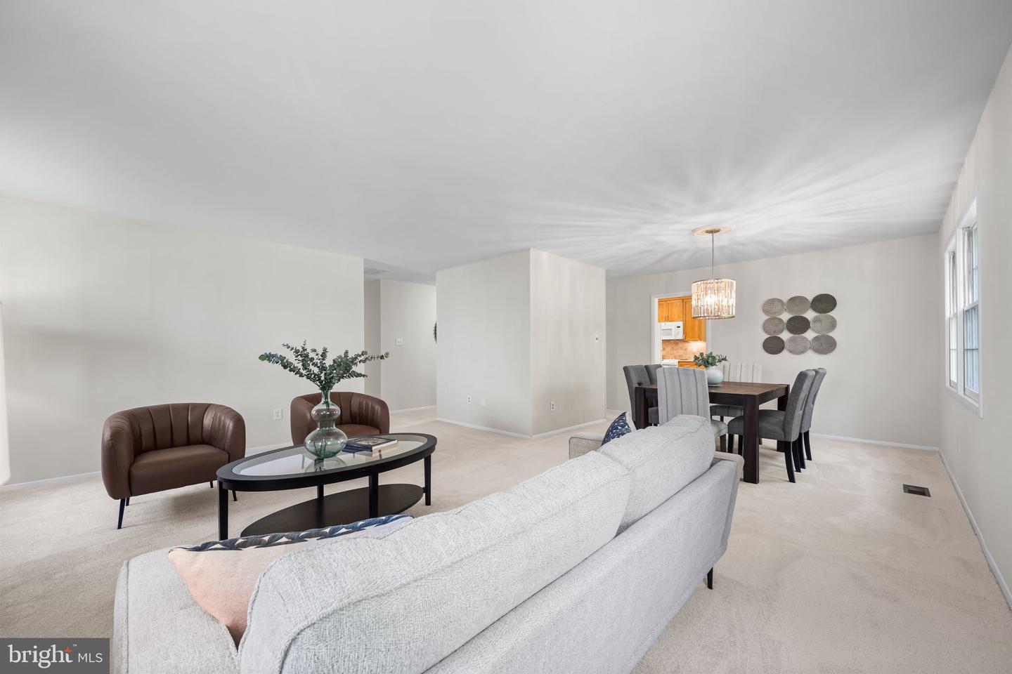 12904 MOUNT ROYAL LN, FAIRFAX, Virginia 22033, 4 Bedrooms Bedrooms, ,2 BathroomsBathrooms,Residential,For sale,12904 MOUNT ROYAL LN,VAFX2274362 MLS # VAFX2274362