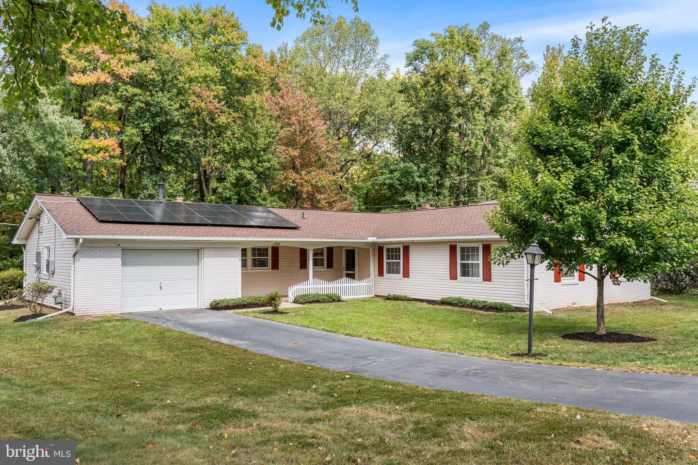 12904 MOUNT ROYAL LN, FAIRFAX, Virginia 22033, 4 Bedrooms Bedrooms, ,2 BathroomsBathrooms,Residential,For sale,12904 MOUNT ROYAL LN,VAFX2274362 MLS # VAFX2274362