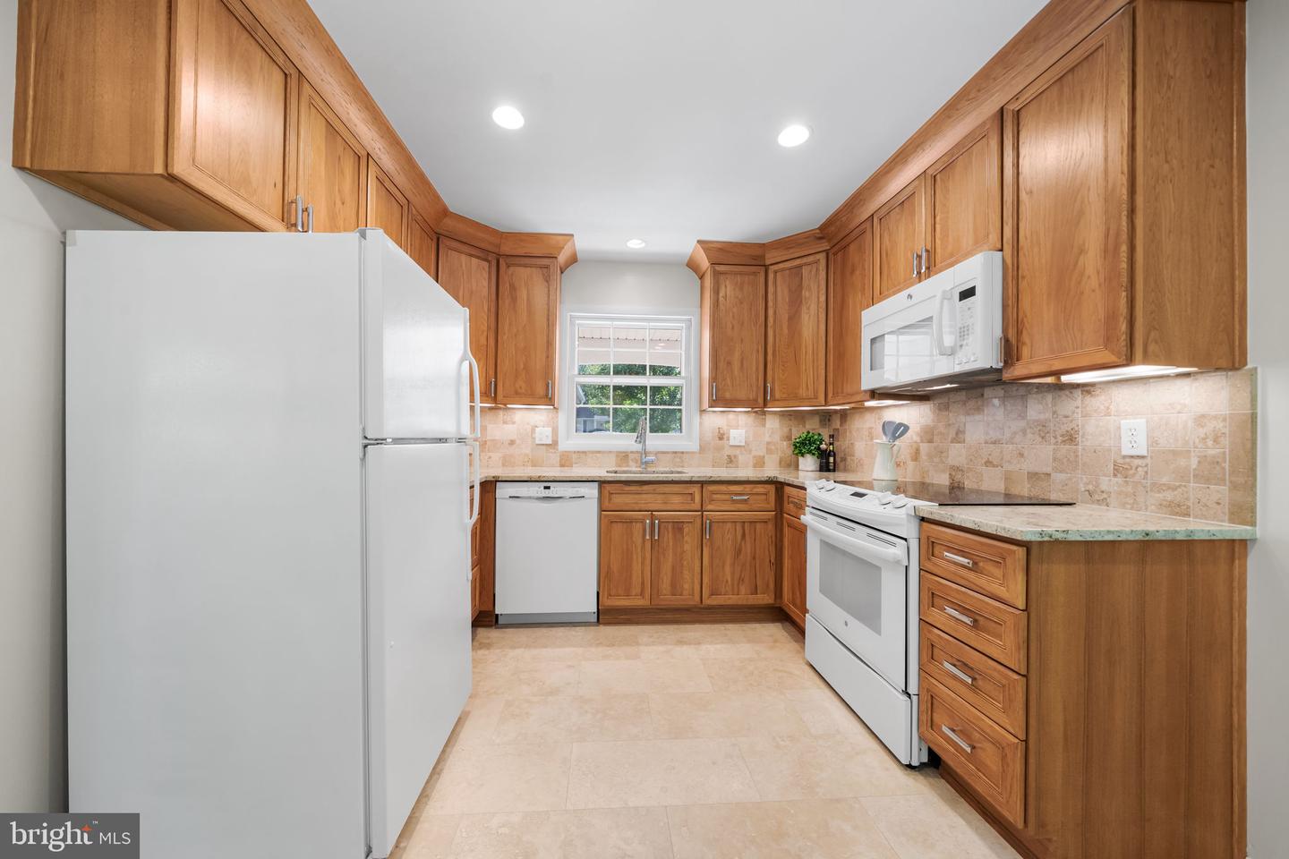 12904 MOUNT ROYAL LN, FAIRFAX, Virginia 22033, 4 Bedrooms Bedrooms, ,2 BathroomsBathrooms,Residential,For sale,12904 MOUNT ROYAL LN,VAFX2274362 MLS # VAFX2274362