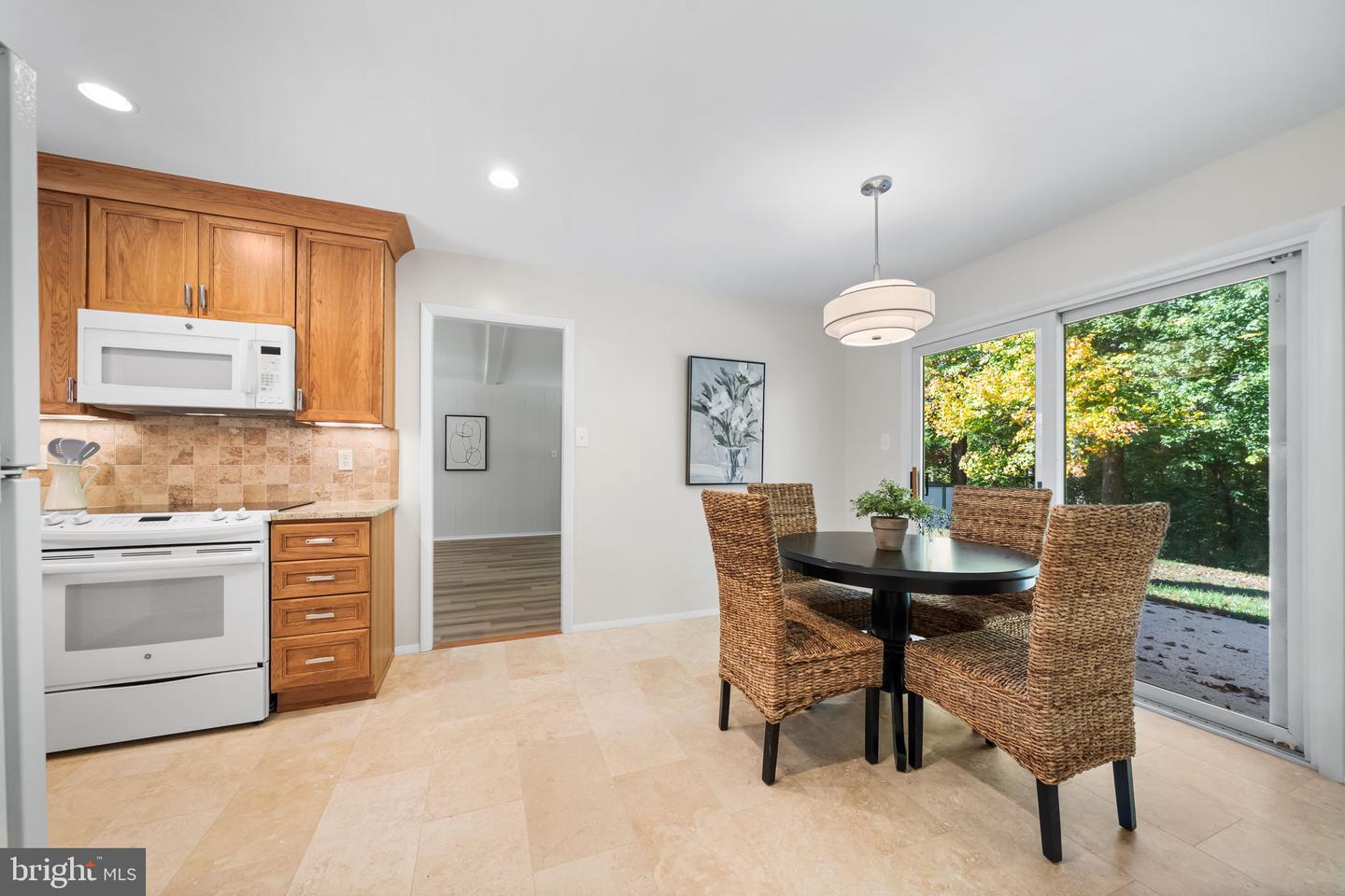 12904 MOUNT ROYAL LN, FAIRFAX, Virginia 22033, 4 Bedrooms Bedrooms, ,2 BathroomsBathrooms,Residential,For sale,12904 MOUNT ROYAL LN,VAFX2274362 MLS # VAFX2274362