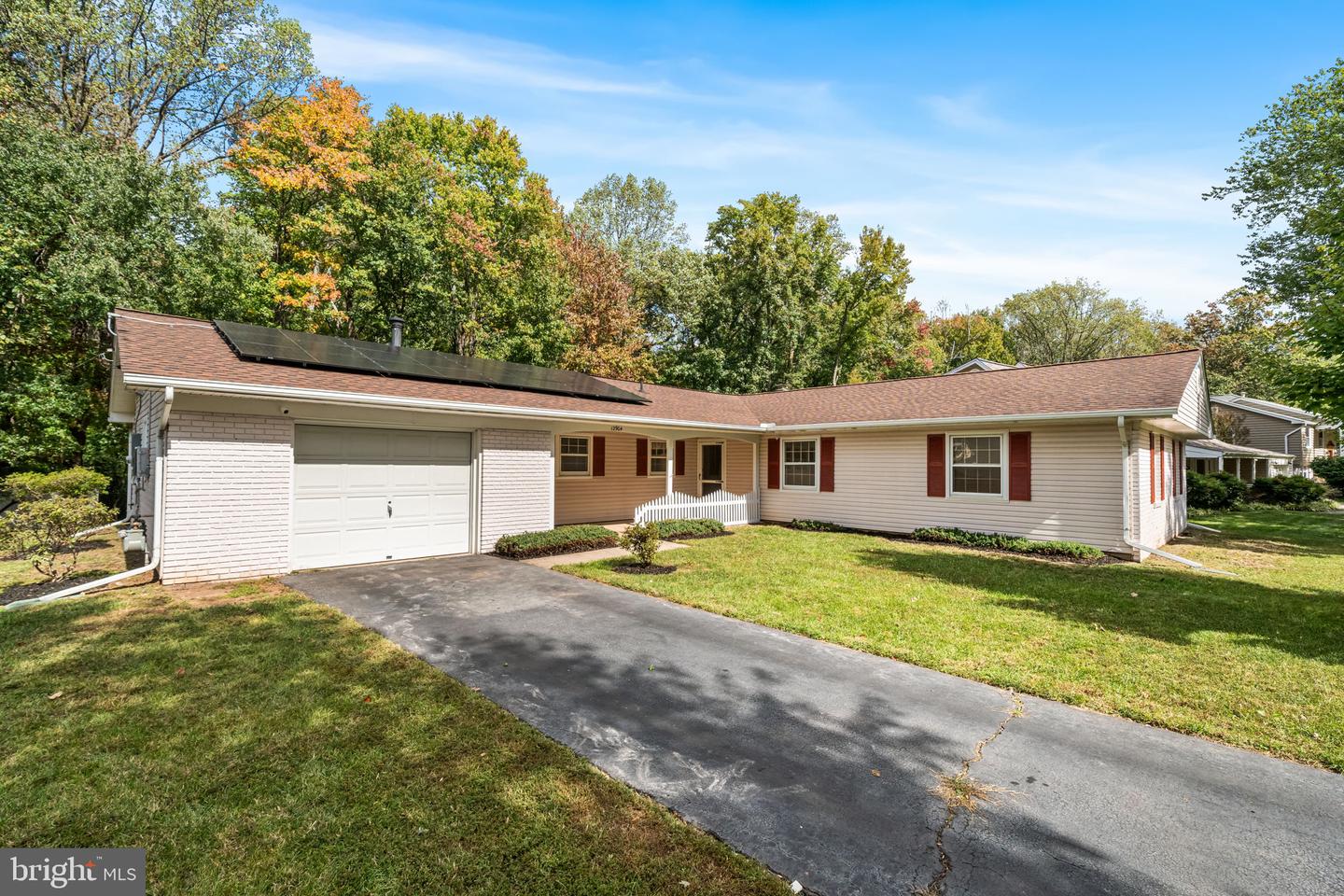 12904 MOUNT ROYAL LN, FAIRFAX, Virginia 22033, 4 Bedrooms Bedrooms, ,2 BathroomsBathrooms,Residential,For sale,12904 MOUNT ROYAL LN,VAFX2274362 MLS # VAFX2274362