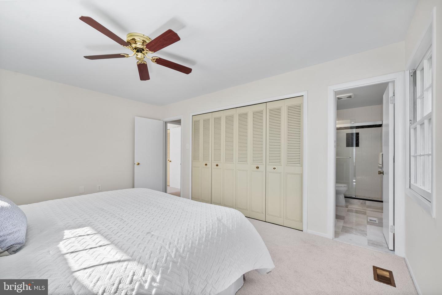 12904 MOUNT ROYAL LN, FAIRFAX, Virginia 22033, 4 Bedrooms Bedrooms, ,2 BathroomsBathrooms,Residential,For sale,12904 MOUNT ROYAL LN,VAFX2274362 MLS # VAFX2274362