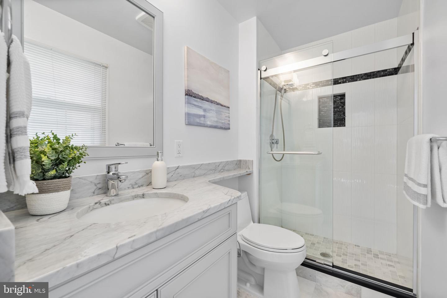 12904 MOUNT ROYAL LN, FAIRFAX, Virginia 22033, 4 Bedrooms Bedrooms, ,2 BathroomsBathrooms,Residential,For sale,12904 MOUNT ROYAL LN,VAFX2274362 MLS # VAFX2274362