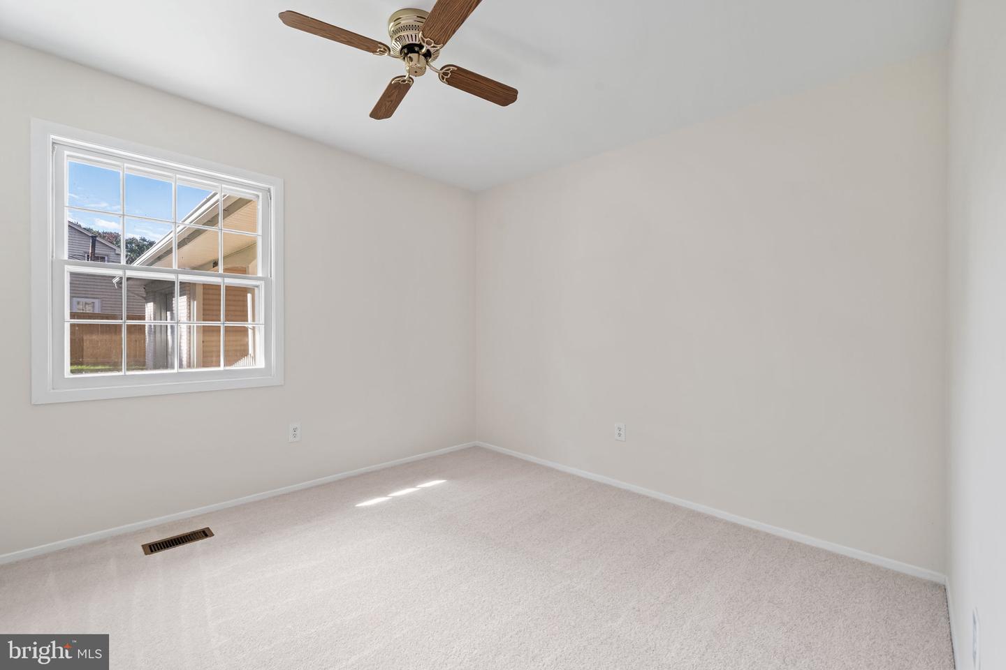 12904 MOUNT ROYAL LN, FAIRFAX, Virginia 22033, 4 Bedrooms Bedrooms, ,2 BathroomsBathrooms,Residential,For sale,12904 MOUNT ROYAL LN,VAFX2274362 MLS # VAFX2274362