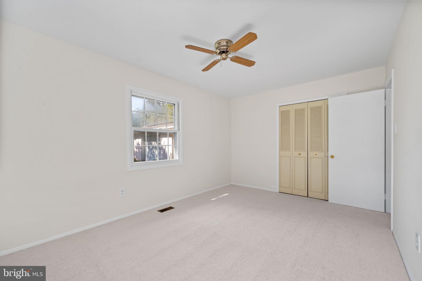 12904 MOUNT ROYAL LN, FAIRFAX, Virginia 22033, 4 Bedrooms Bedrooms, ,2 BathroomsBathrooms,Residential,For sale,12904 MOUNT ROYAL LN,VAFX2274362 MLS # VAFX2274362