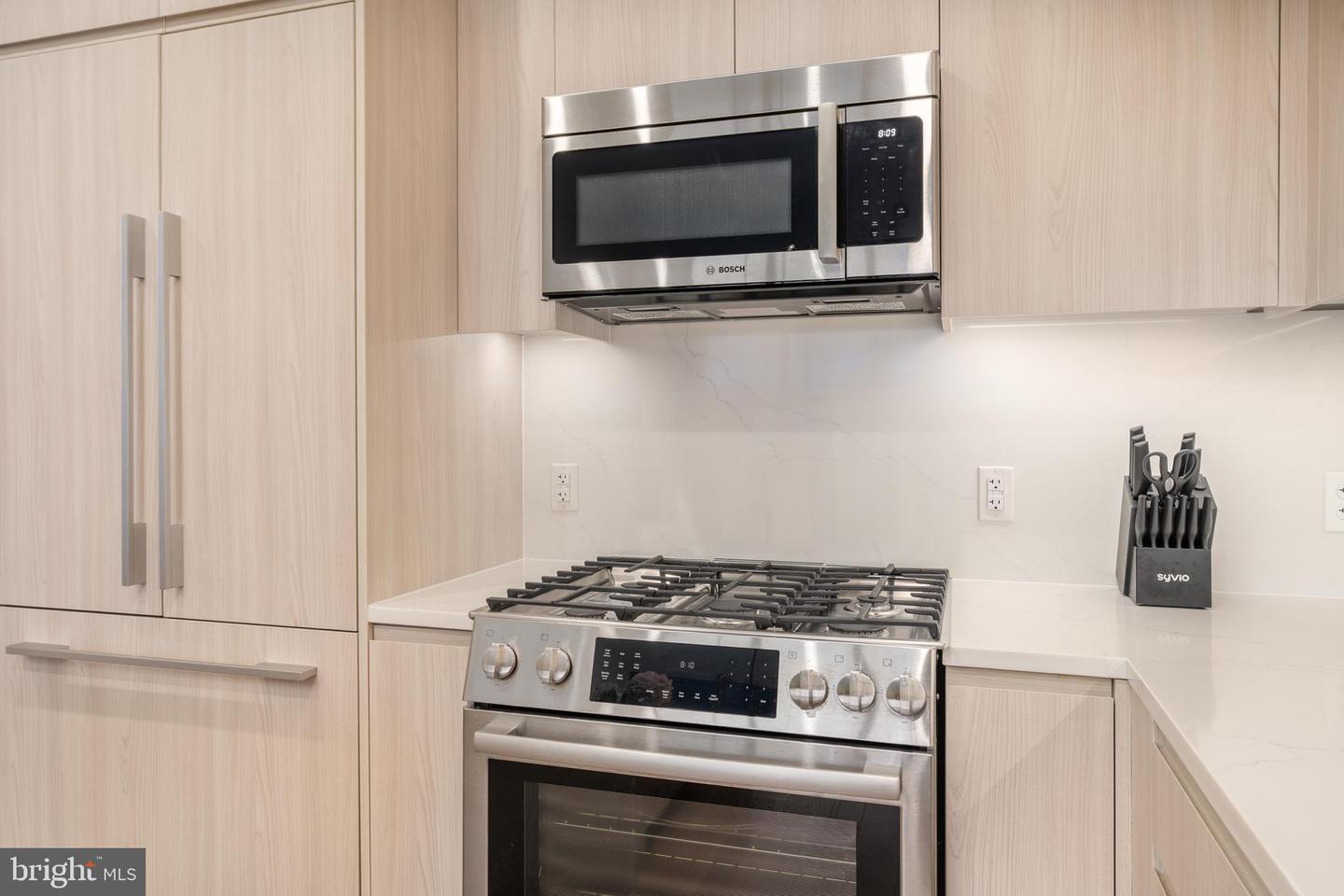 737 SWANN AVE #504, ALEXANDRIA, Virginia 22301, 1 Bedroom Bedrooms, ,1 BathroomBathrooms,Residential,For sale,737 SWANN AVE #504,VAAX2050834 MLS # VAAX2050834