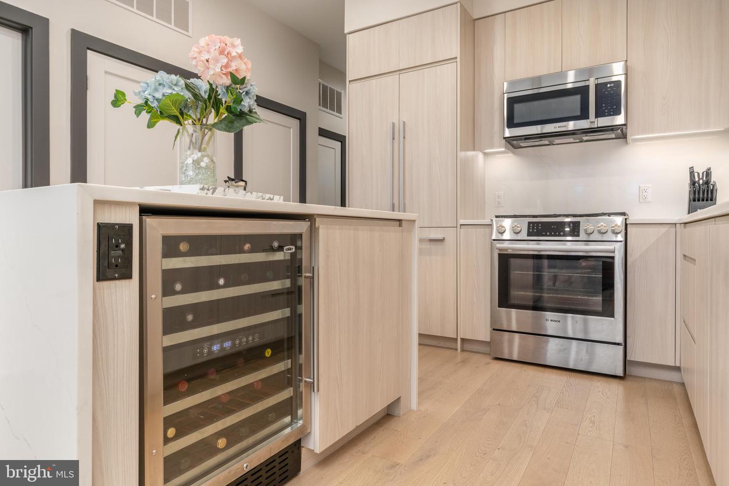 737 SWANN AVE #504, ALEXANDRIA, Virginia 22301, 1 Bedroom Bedrooms, ,1 BathroomBathrooms,Residential,For sale,737 SWANN AVE #504,VAAX2050834 MLS # VAAX2050834