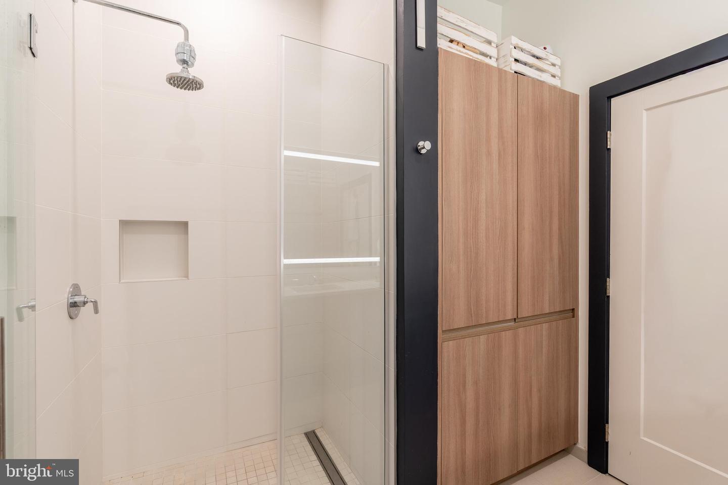 737 SWANN AVE #504, ALEXANDRIA, Virginia 22301, 1 Bedroom Bedrooms, ,1 BathroomBathrooms,Residential,For sale,737 SWANN AVE #504,VAAX2050834 MLS # VAAX2050834