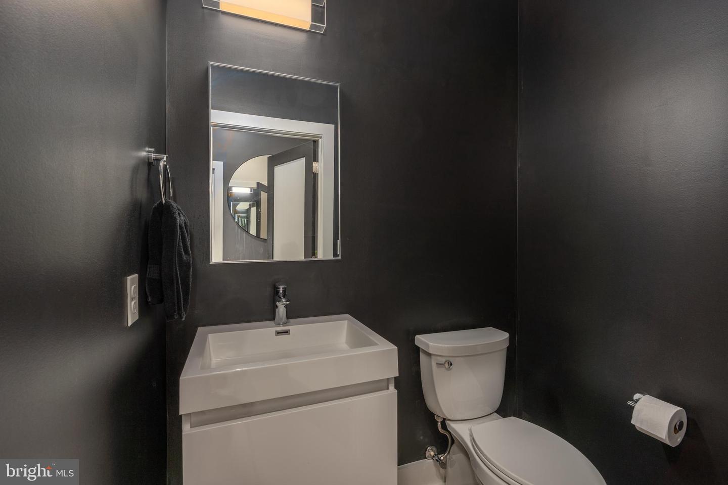 737 SWANN AVE #504, ALEXANDRIA, Virginia 22301, 1 Bedroom Bedrooms, ,1 BathroomBathrooms,Residential,For sale,737 SWANN AVE #504,VAAX2050834 MLS # VAAX2050834