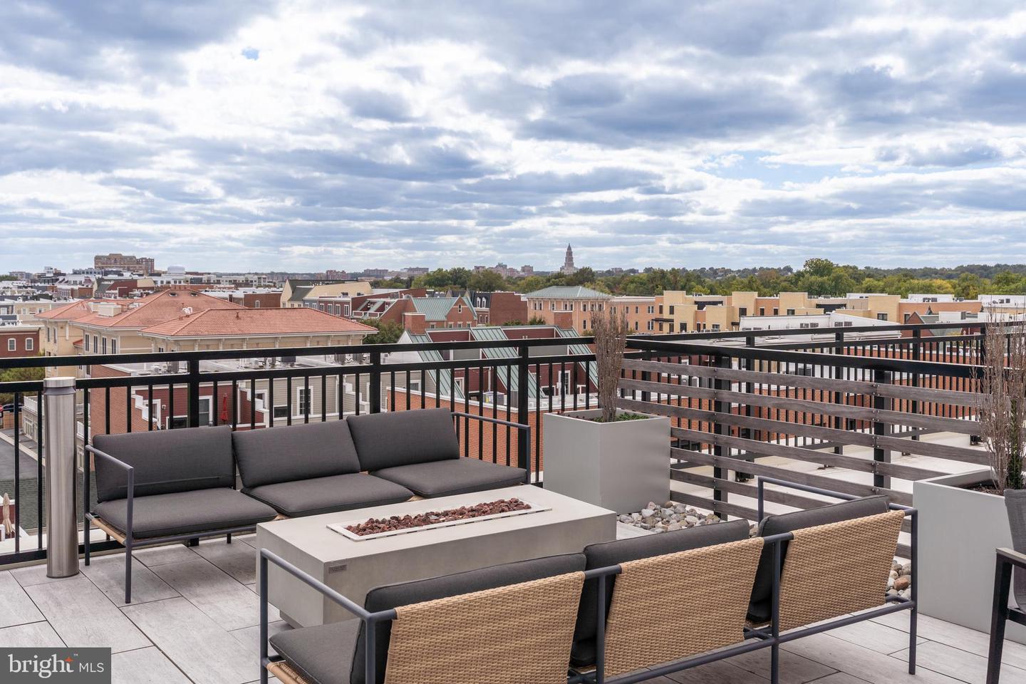 737 SWANN AVE #504, ALEXANDRIA, Virginia 22301, 1 Bedroom Bedrooms, ,1 BathroomBathrooms,Residential,For sale,737 SWANN AVE #504,VAAX2050834 MLS # VAAX2050834