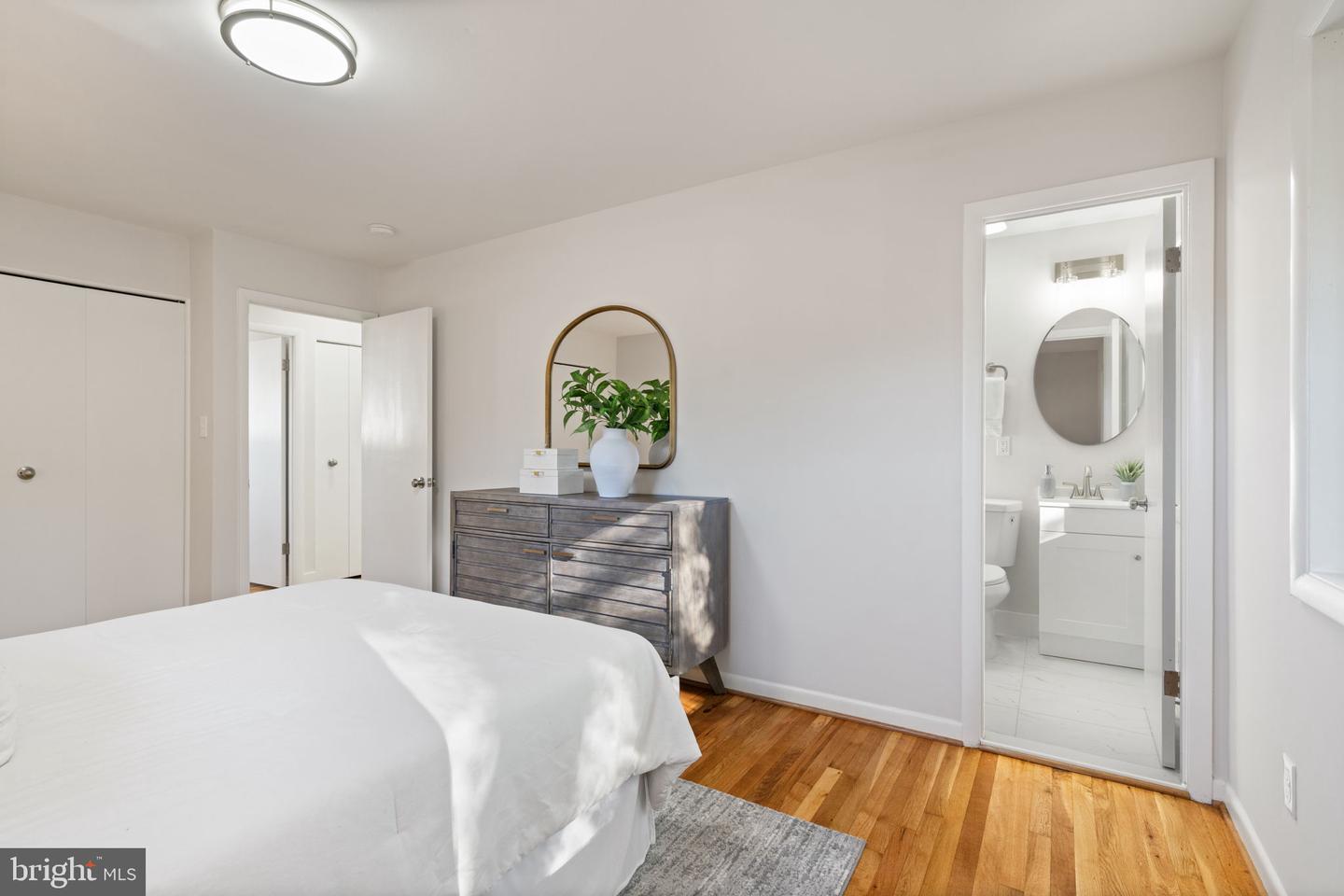 8801 GATESHEAD RD, ALEXANDRIA, Virginia 22309, 4 Bedrooms Bedrooms, ,3 BathroomsBathrooms,Residential,For sale,8801 GATESHEAD RD,VAFX2274408 MLS # VAFX2274408
