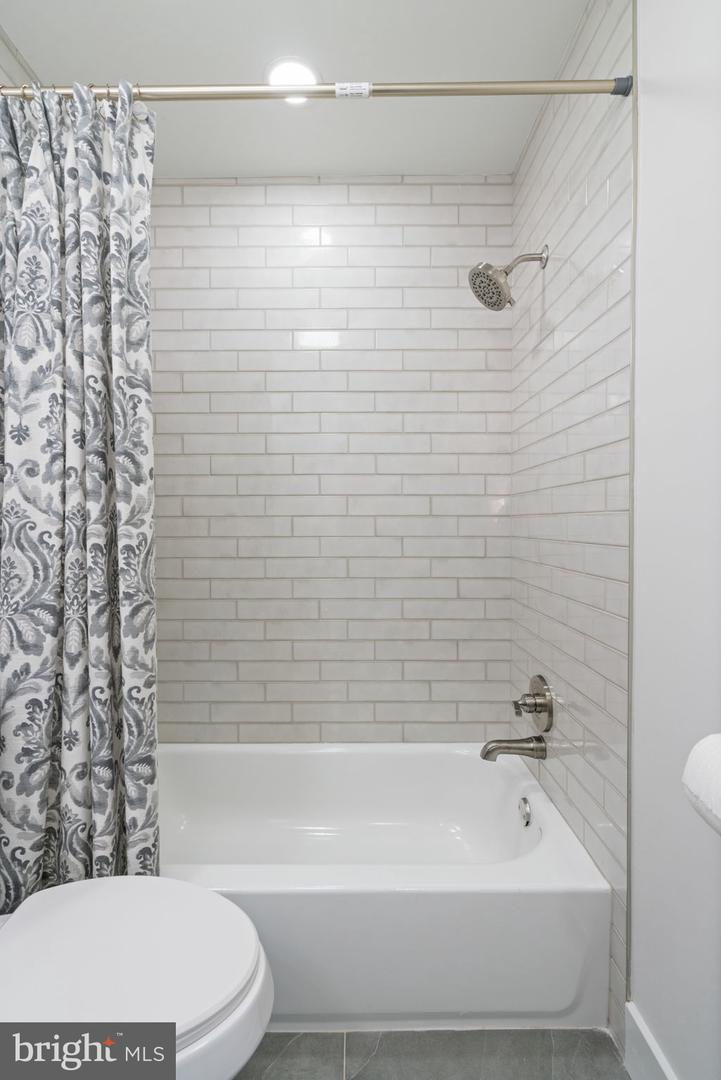 8801 GATESHEAD RD, ALEXANDRIA, Virginia 22309, 4 Bedrooms Bedrooms, ,3 BathroomsBathrooms,Residential,For sale,8801 GATESHEAD RD,VAFX2274408 MLS # VAFX2274408