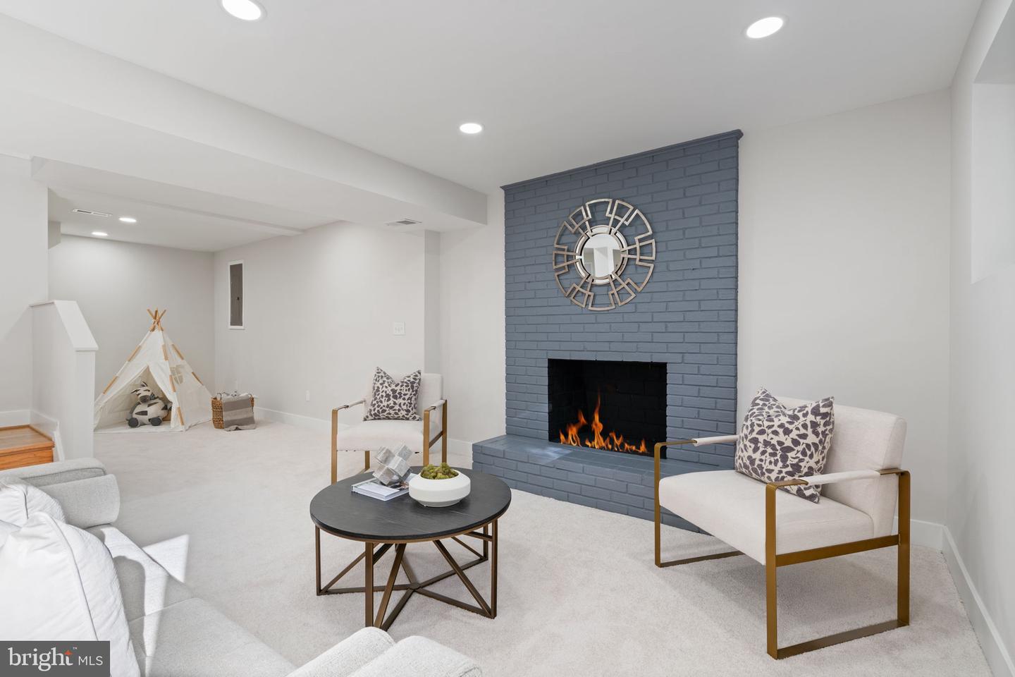 8801 GATESHEAD RD, ALEXANDRIA, Virginia 22309, 4 Bedrooms Bedrooms, ,3 BathroomsBathrooms,Residential,For sale,8801 GATESHEAD RD,VAFX2274408 MLS # VAFX2274408
