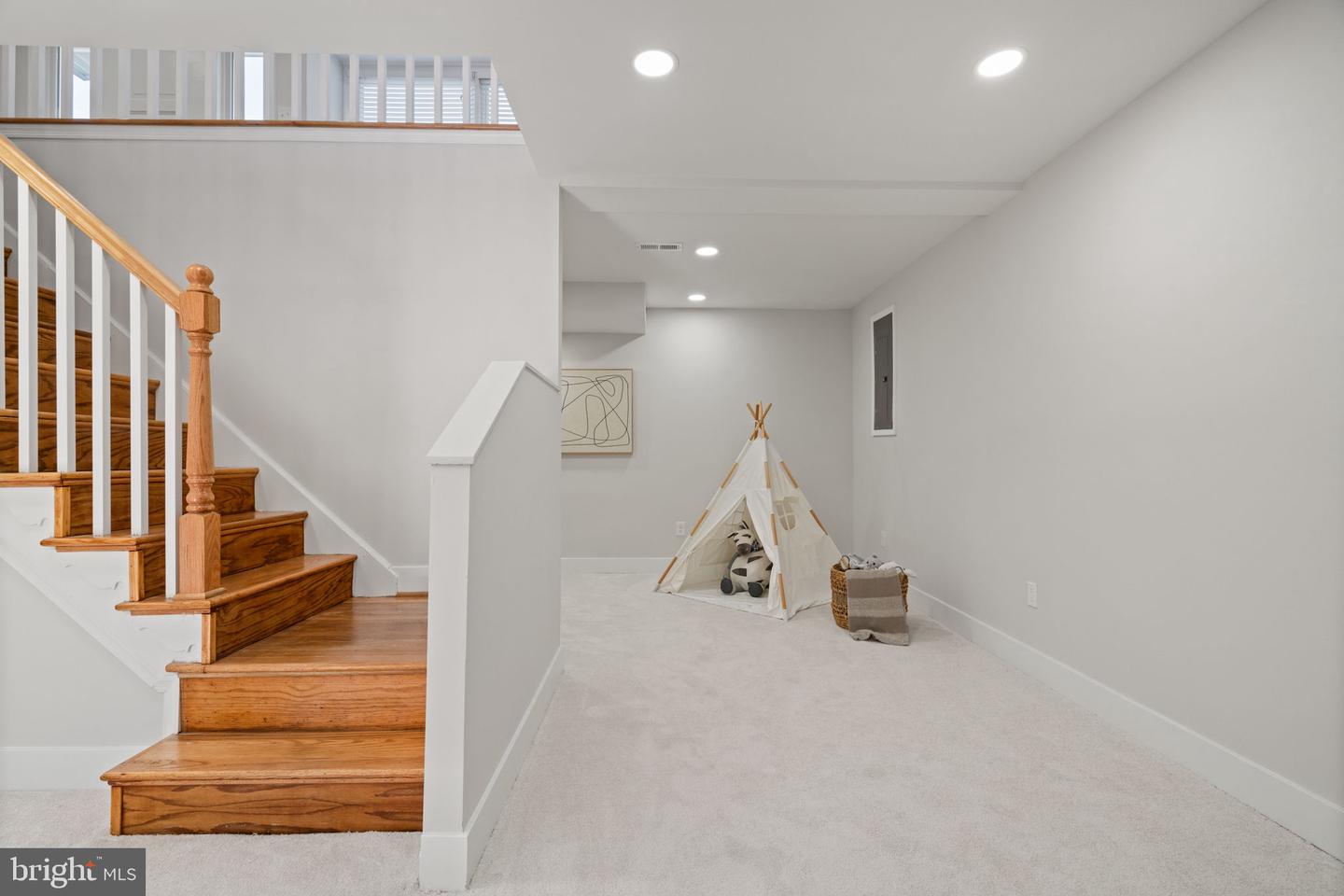 8801 GATESHEAD RD, ALEXANDRIA, Virginia 22309, 4 Bedrooms Bedrooms, ,3 BathroomsBathrooms,Residential,For sale,8801 GATESHEAD RD,VAFX2274408 MLS # VAFX2274408