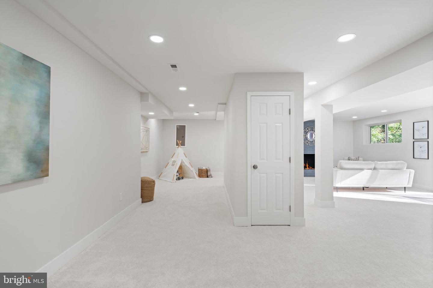 8801 GATESHEAD RD, ALEXANDRIA, Virginia 22309, 4 Bedrooms Bedrooms, ,3 BathroomsBathrooms,Residential,For sale,8801 GATESHEAD RD,VAFX2274408 MLS # VAFX2274408