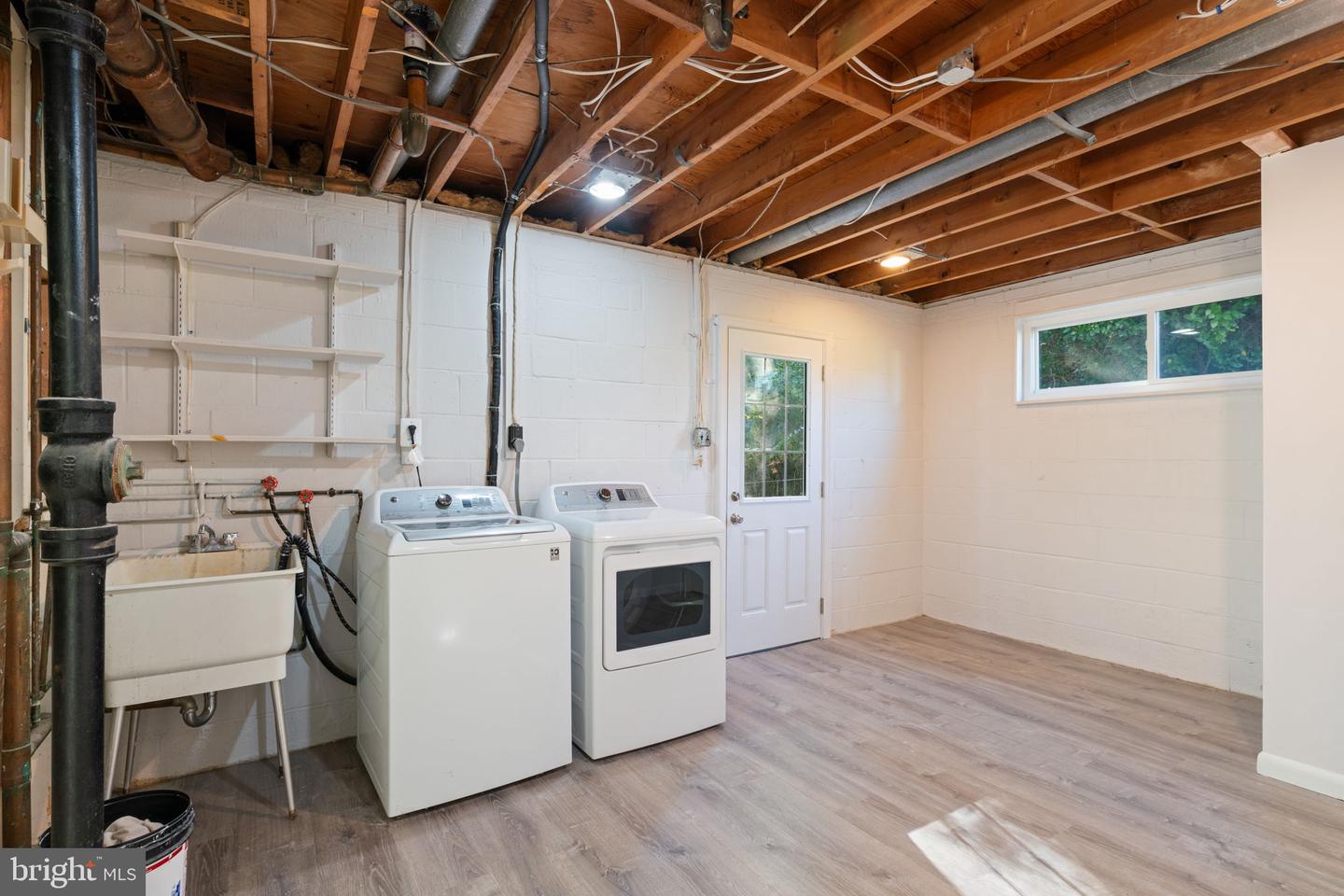 8801 GATESHEAD RD, ALEXANDRIA, Virginia 22309, 4 Bedrooms Bedrooms, ,3 BathroomsBathrooms,Residential,For sale,8801 GATESHEAD RD,VAFX2274408 MLS # VAFX2274408