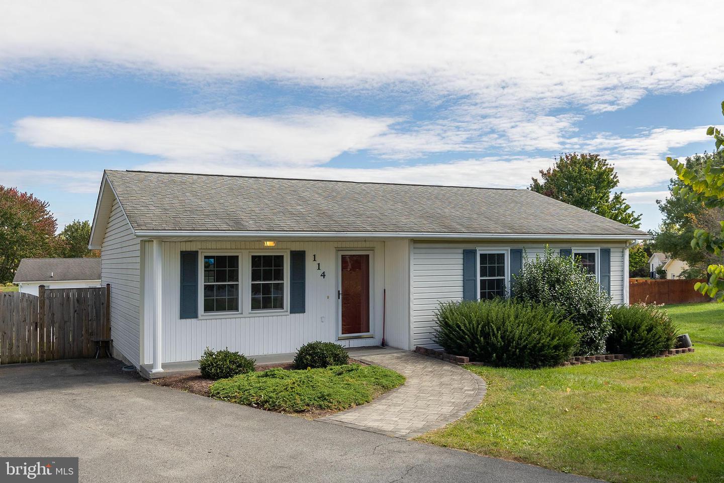 114 GOLDEN POND CIR, STEPHENS CITY, Virginia 22655, 3 Bedrooms Bedrooms, ,2 BathroomsBathrooms,Residential,For sale,114 GOLDEN POND CIR,VAFV2037404 MLS # VAFV2037404