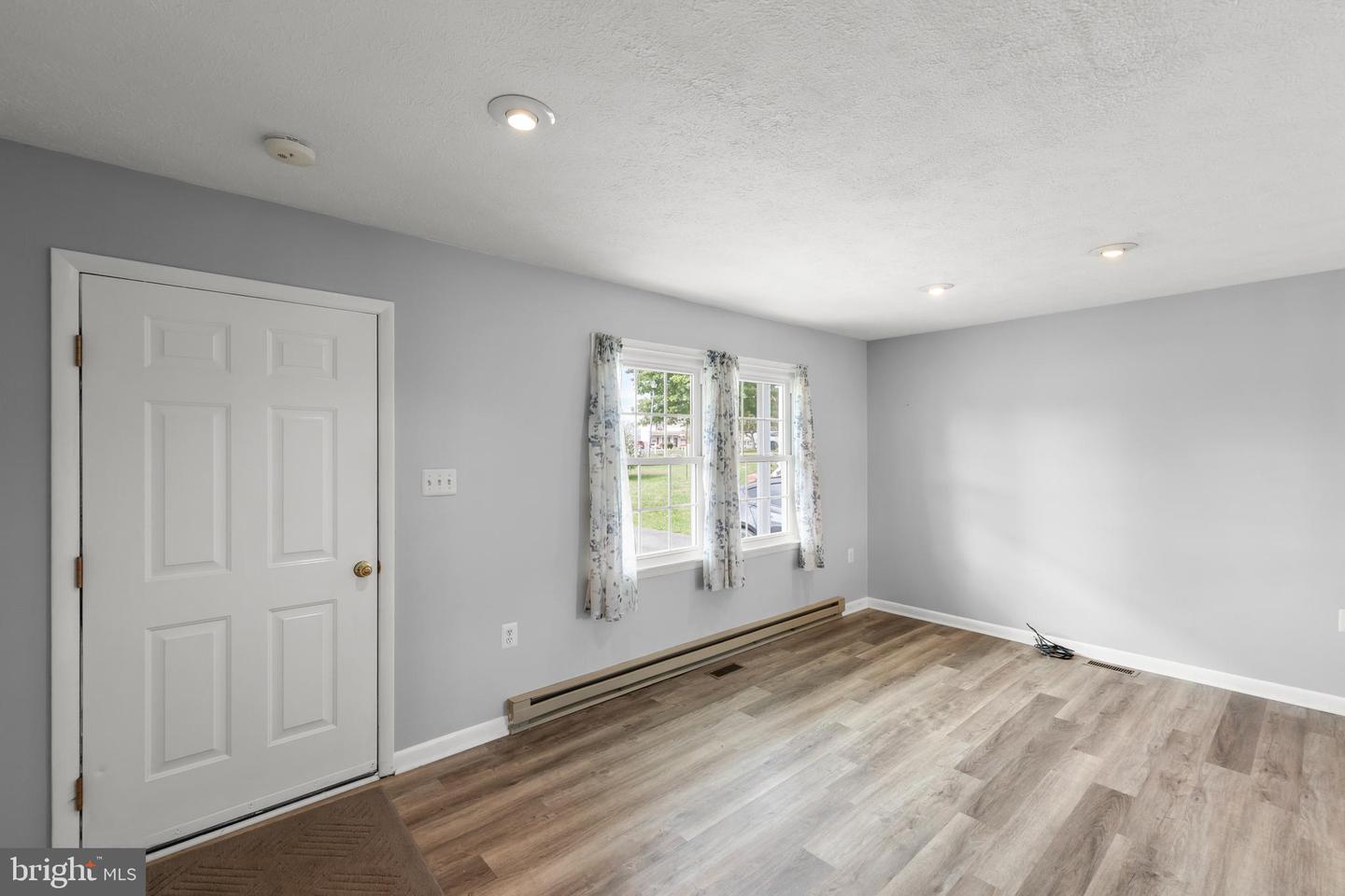 114 GOLDEN POND CIR, STEPHENS CITY, Virginia 22655, 3 Bedrooms Bedrooms, ,2 BathroomsBathrooms,Residential,For sale,114 GOLDEN POND CIR,VAFV2037404 MLS # VAFV2037404
