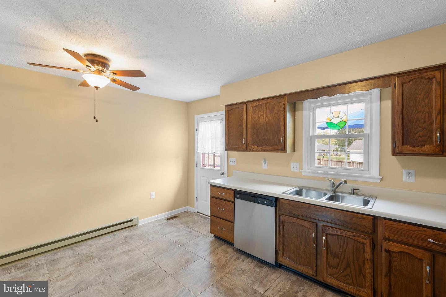 114 GOLDEN POND CIR, STEPHENS CITY, Virginia 22655, 3 Bedrooms Bedrooms, ,2 BathroomsBathrooms,Residential,For sale,114 GOLDEN POND CIR,VAFV2037404 MLS # VAFV2037404