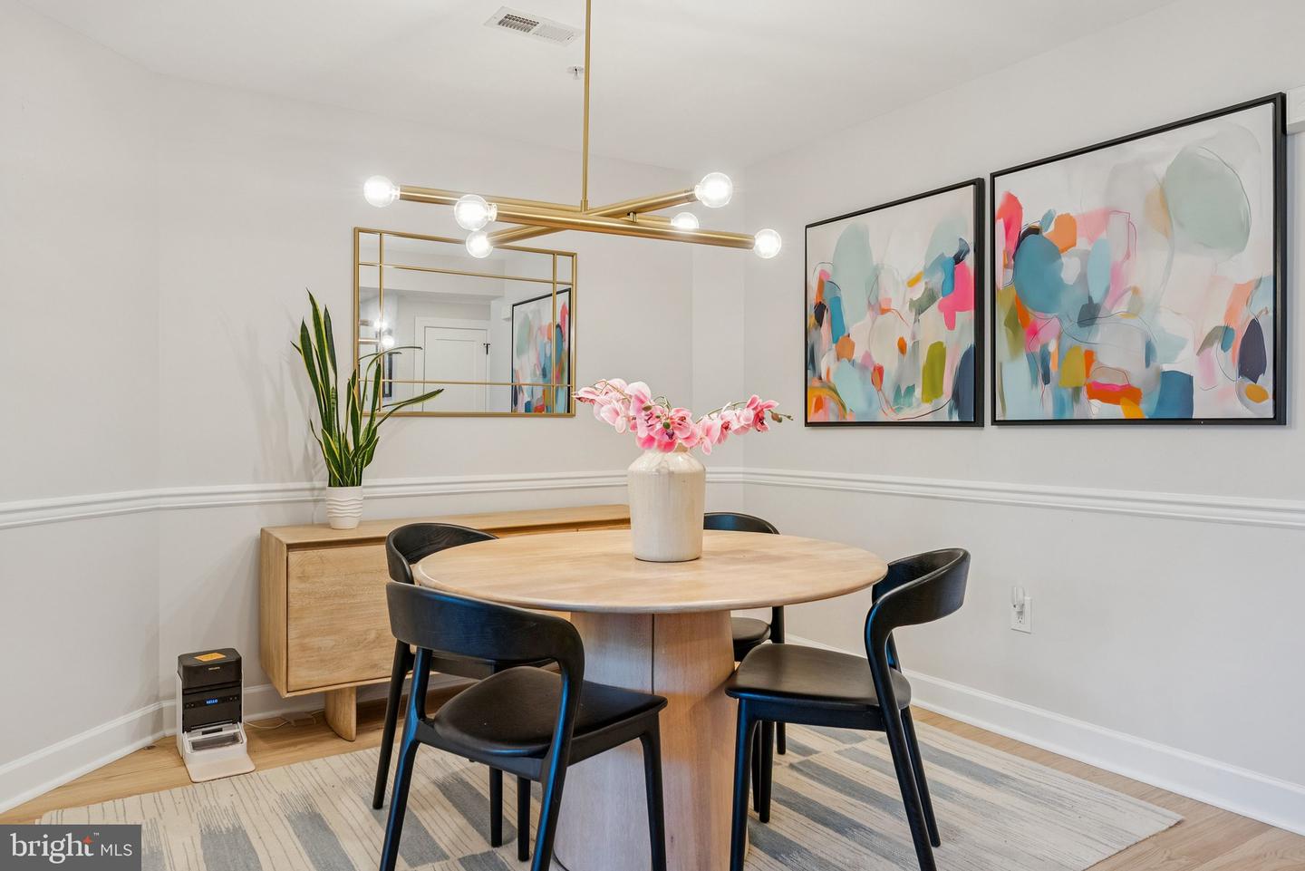 502 W BROAD ST #215, FALLS CHURCH, Virginia 22046, 2 Bedrooms Bedrooms, ,2 BathroomsBathrooms,Residential,For sale,502 W BROAD ST #215,VAFA2003348 MLS # VAFA2003348