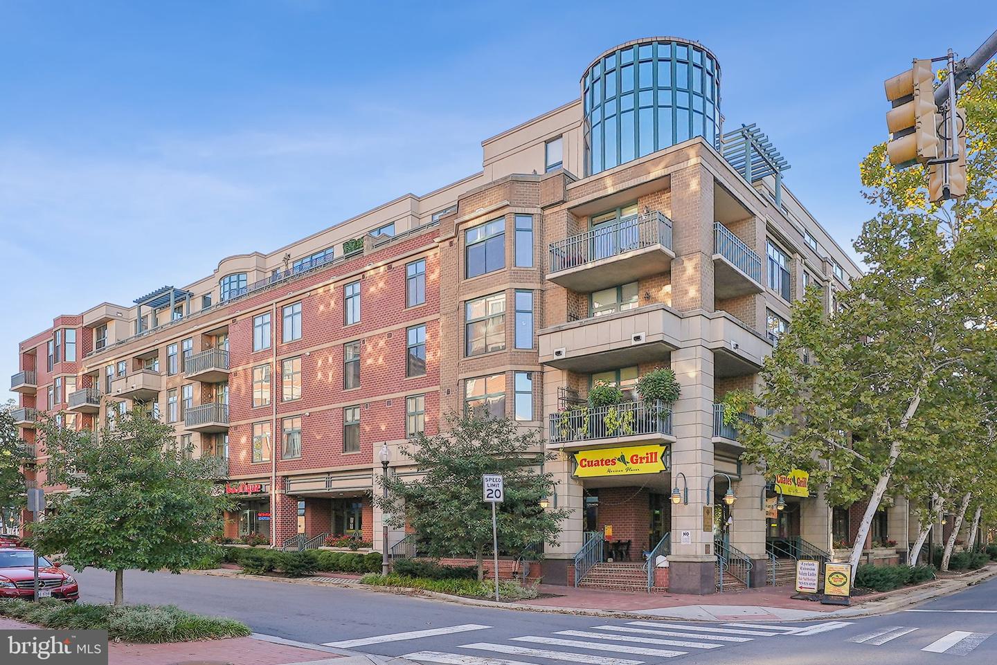 502 W BROAD ST #215, FALLS CHURCH, Virginia 22046, 2 Bedrooms Bedrooms, ,2 BathroomsBathrooms,Residential,For sale,502 W BROAD ST #215,VAFA2003348 MLS # VAFA2003348