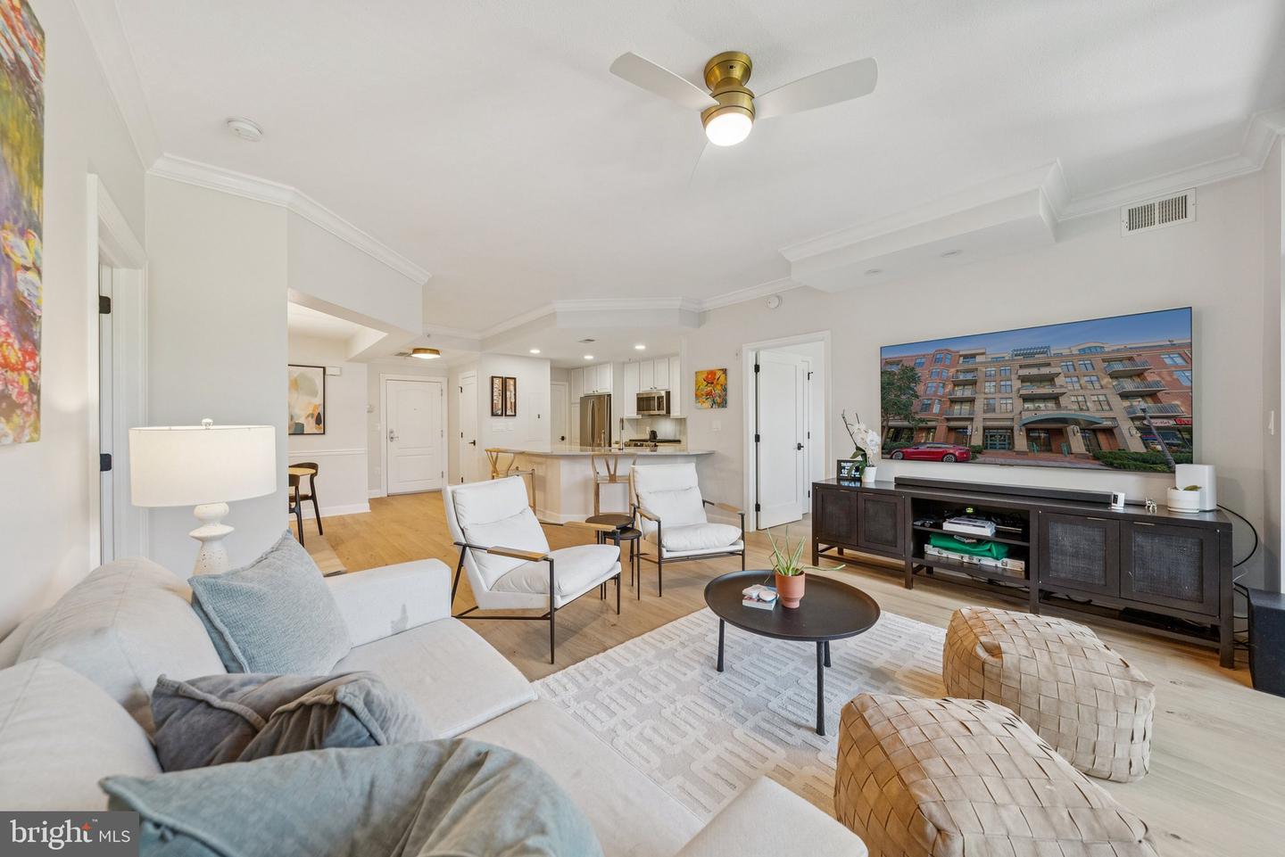 502 W BROAD ST #215, FALLS CHURCH, Virginia 22046, 2 Bedrooms Bedrooms, ,2 BathroomsBathrooms,Residential,For sale,502 W BROAD ST #215,VAFA2003348 MLS # VAFA2003348