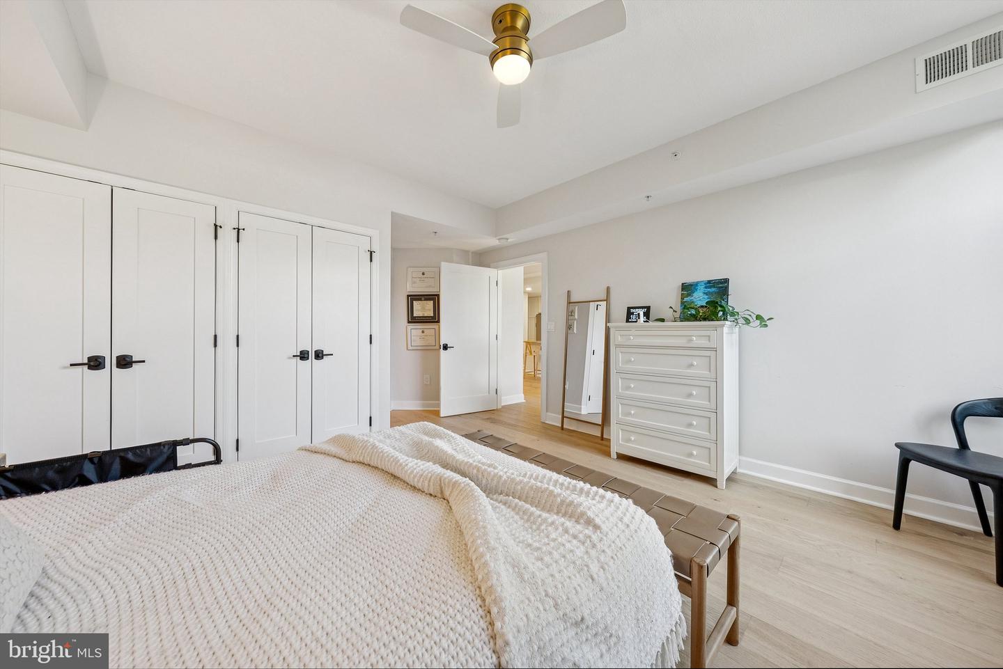 502 W BROAD ST #215, FALLS CHURCH, Virginia 22046, 2 Bedrooms Bedrooms, ,2 BathroomsBathrooms,Residential,For sale,502 W BROAD ST #215,VAFA2003348 MLS # VAFA2003348
