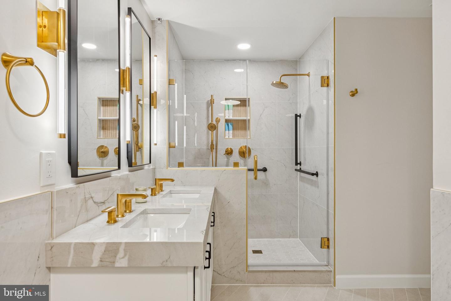 502 W BROAD ST #215, FALLS CHURCH, Virginia 22046, 2 Bedrooms Bedrooms, ,2 BathroomsBathrooms,Residential,For sale,502 W BROAD ST #215,VAFA2003348 MLS # VAFA2003348