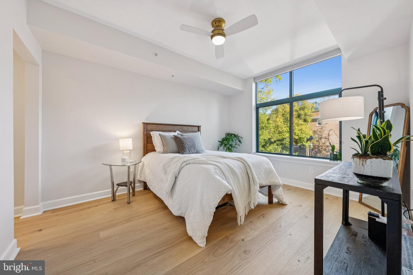 502 W BROAD ST #215, FALLS CHURCH, Virginia 22046, 2 Bedrooms Bedrooms, ,2 BathroomsBathrooms,Residential,For sale,502 W BROAD ST #215,VAFA2003348 MLS # VAFA2003348