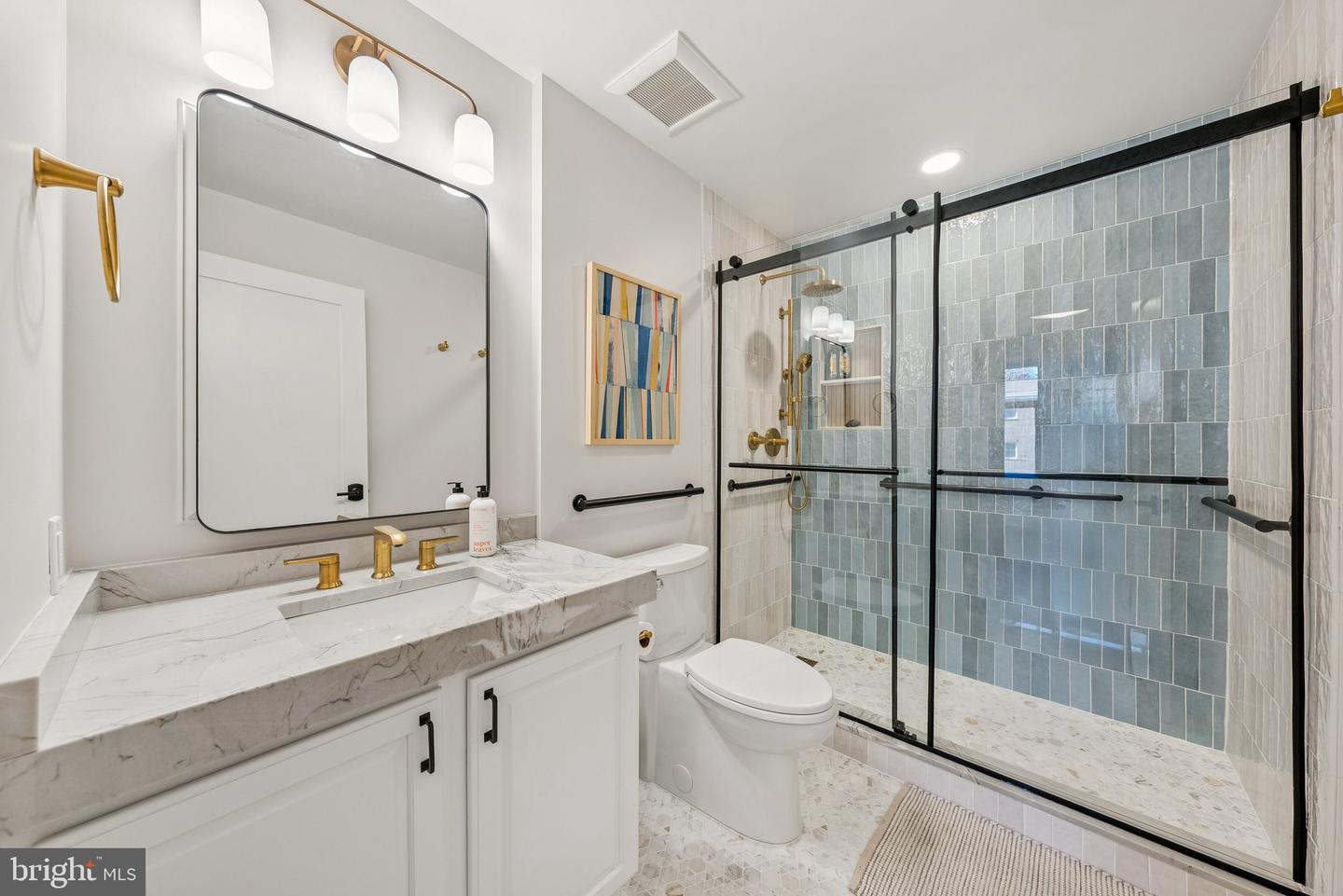 502 W BROAD ST #215, FALLS CHURCH, Virginia 22046, 2 Bedrooms Bedrooms, ,2 BathroomsBathrooms,Residential,For sale,502 W BROAD ST #215,VAFA2003348 MLS # VAFA2003348