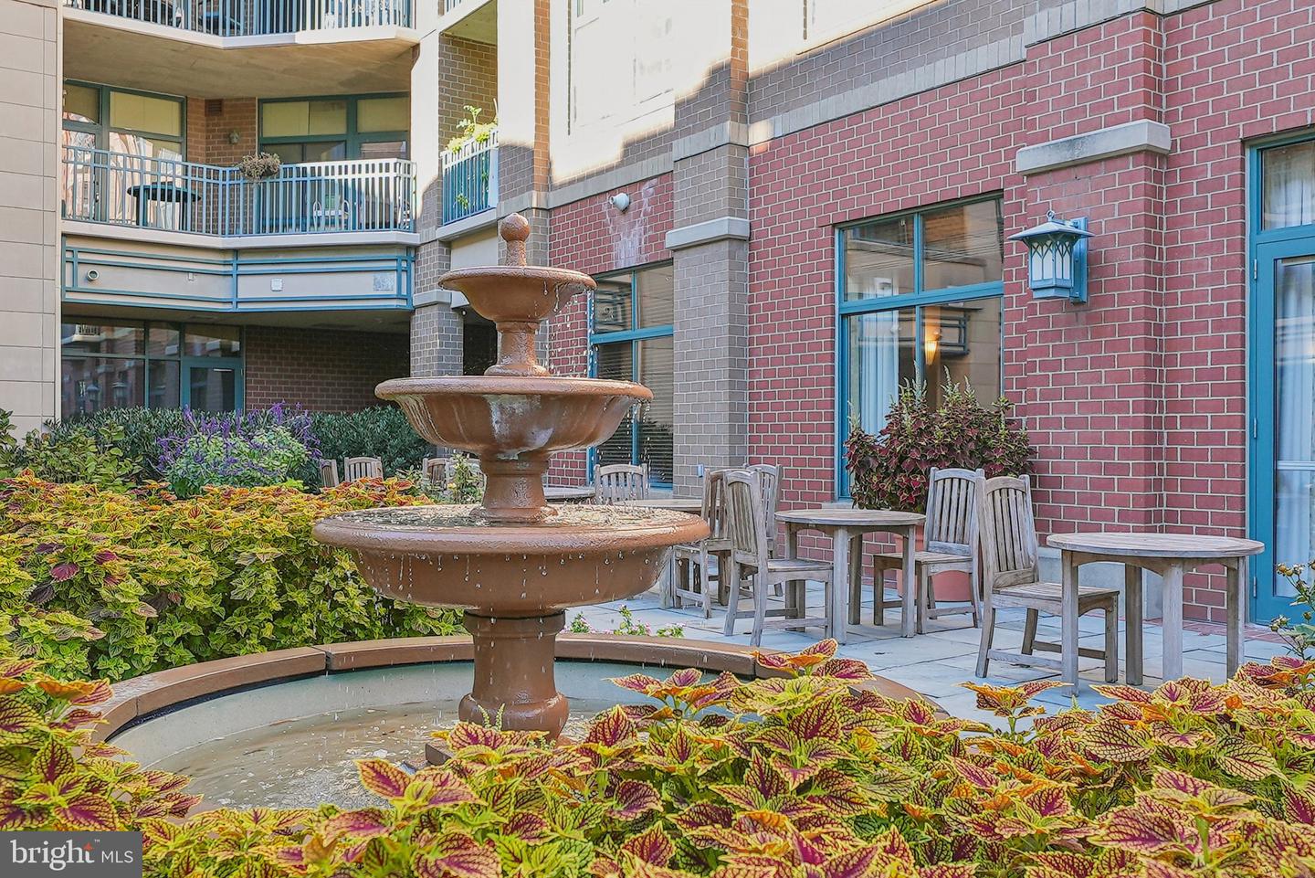 502 W BROAD ST #215, FALLS CHURCH, Virginia 22046, 2 Bedrooms Bedrooms, ,2 BathroomsBathrooms,Residential,For sale,502 W BROAD ST #215,VAFA2003348 MLS # VAFA2003348