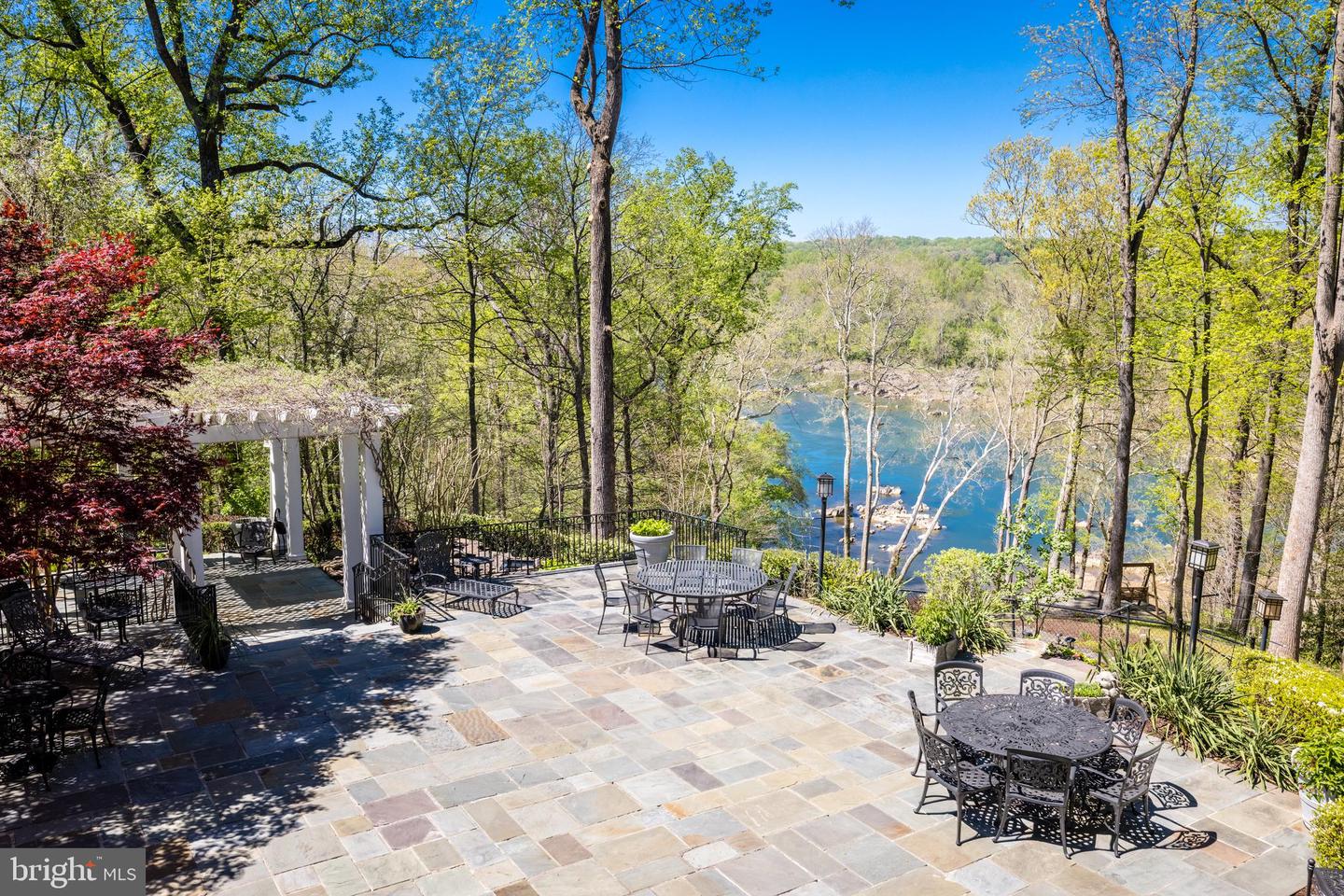 658 LIVE OAK DR, MCLEAN, Virginia 22101, 7 Bedrooms Bedrooms, ,7 BathroomsBathrooms,Residential,For sale,658 LIVE OAK DR,VAFX2274512 MLS # VAFX2274512