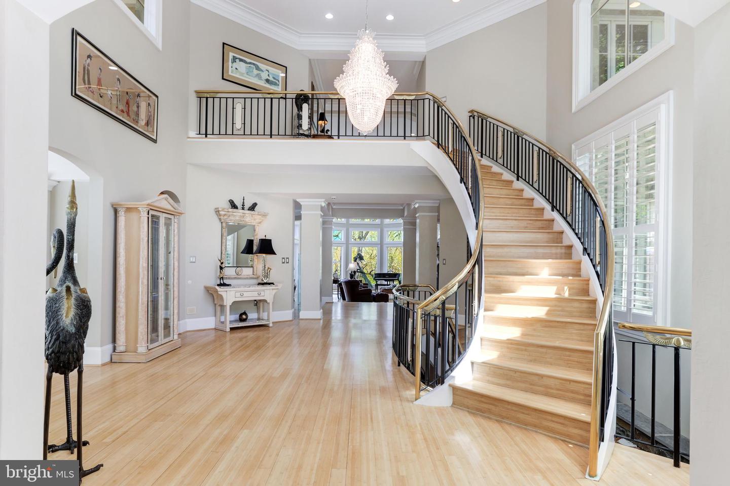 658 LIVE OAK DR, MCLEAN, Virginia 22101, 7 Bedrooms Bedrooms, ,7 BathroomsBathrooms,Residential,For sale,658 LIVE OAK DR,VAFX2274512 MLS # VAFX2274512