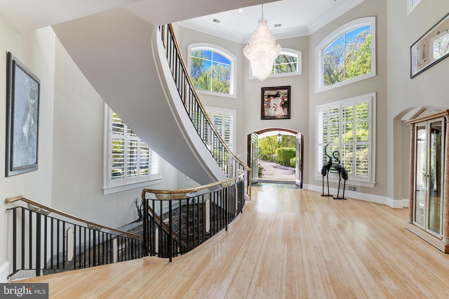 658 LIVE OAK DR, MCLEAN, Virginia 22101, 7 Bedrooms Bedrooms, ,7 BathroomsBathrooms,Residential,For sale,658 LIVE OAK DR,VAFX2274512 MLS # VAFX2274512