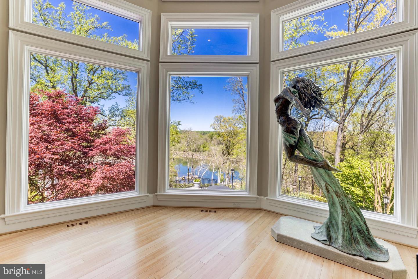 658 LIVE OAK DR, MCLEAN, Virginia 22101, 7 Bedrooms Bedrooms, ,7 BathroomsBathrooms,Residential,For sale,658 LIVE OAK DR,VAFX2274512 MLS # VAFX2274512