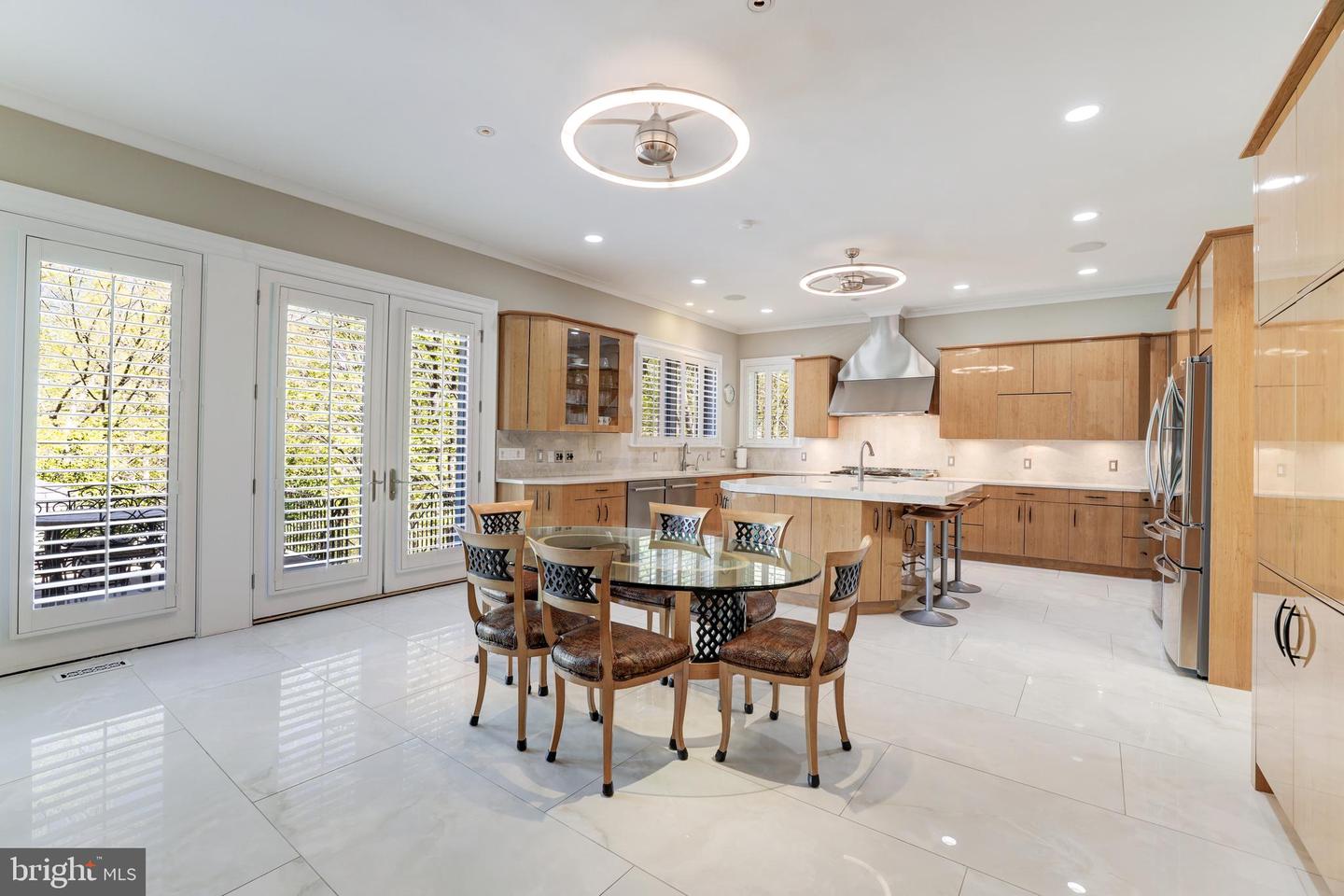 658 LIVE OAK DR, MCLEAN, Virginia 22101, 7 Bedrooms Bedrooms, ,7 BathroomsBathrooms,Residential,For sale,658 LIVE OAK DR,VAFX2274512 MLS # VAFX2274512