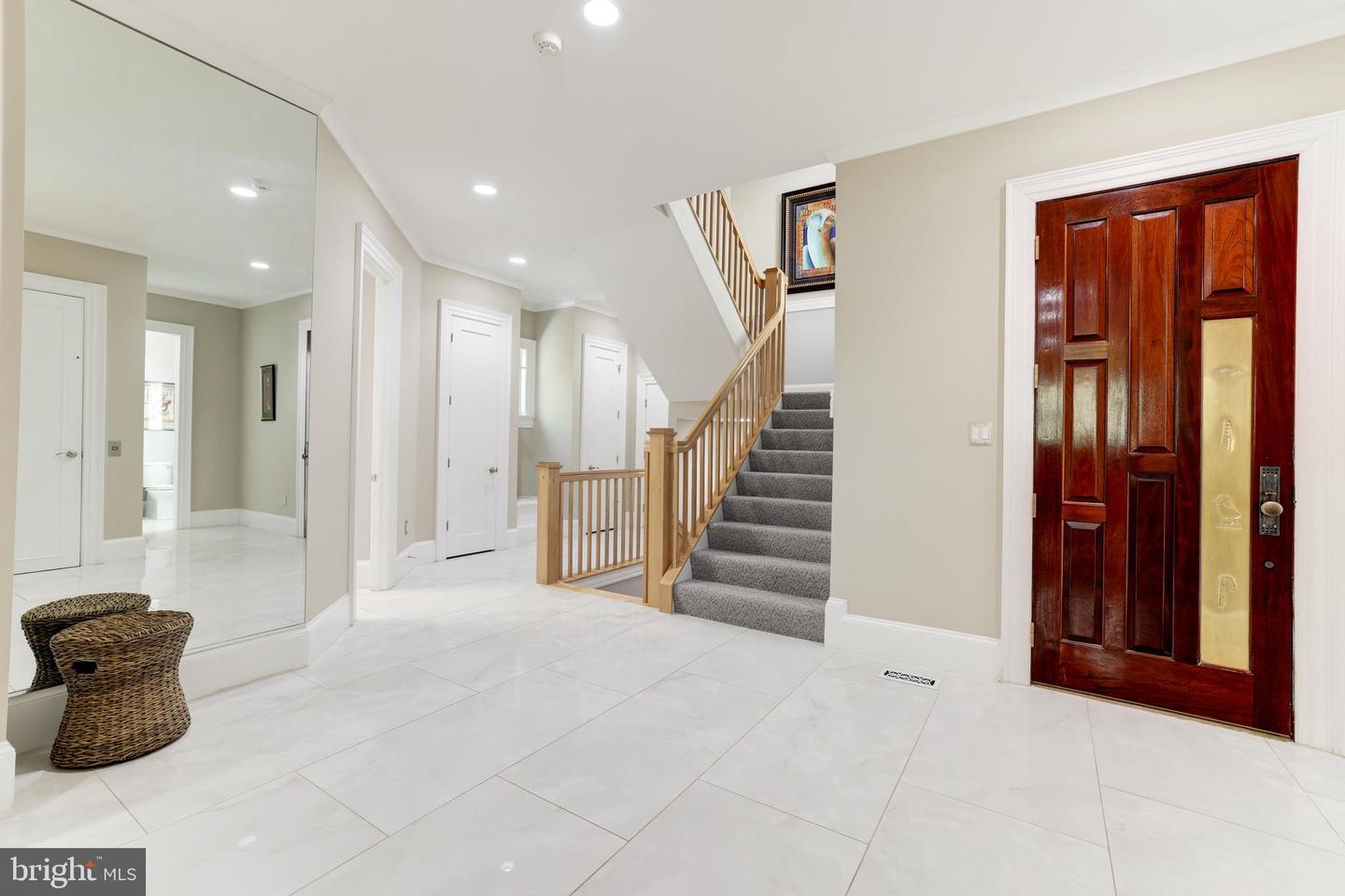 658 LIVE OAK DR, MCLEAN, Virginia 22101, 7 Bedrooms Bedrooms, ,7 BathroomsBathrooms,Residential,For sale,658 LIVE OAK DR,VAFX2274512 MLS # VAFX2274512