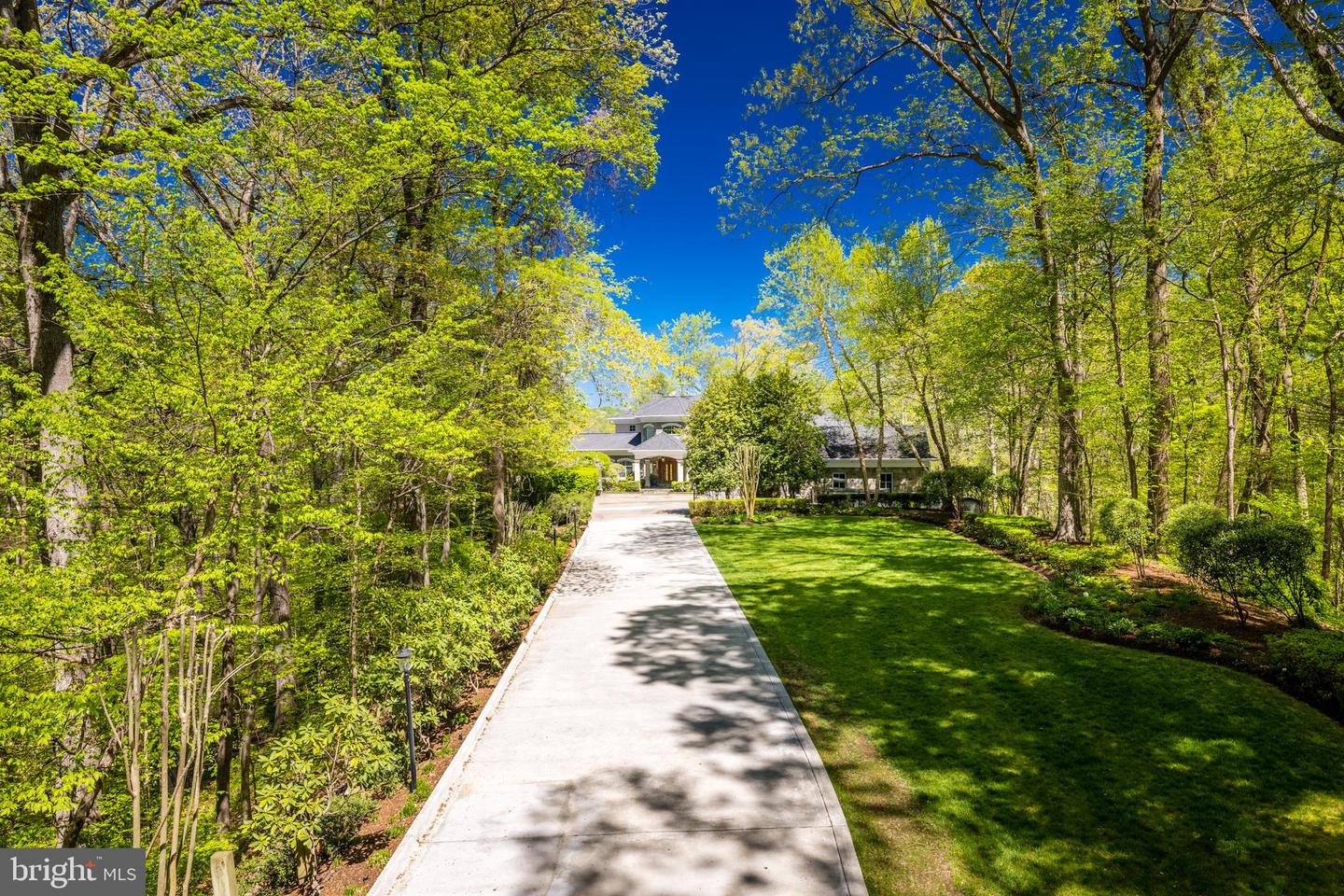 658 LIVE OAK DR, MCLEAN, Virginia 22101, 7 Bedrooms Bedrooms, ,7 BathroomsBathrooms,Residential,For sale,658 LIVE OAK DR,VAFX2274512 MLS # VAFX2274512