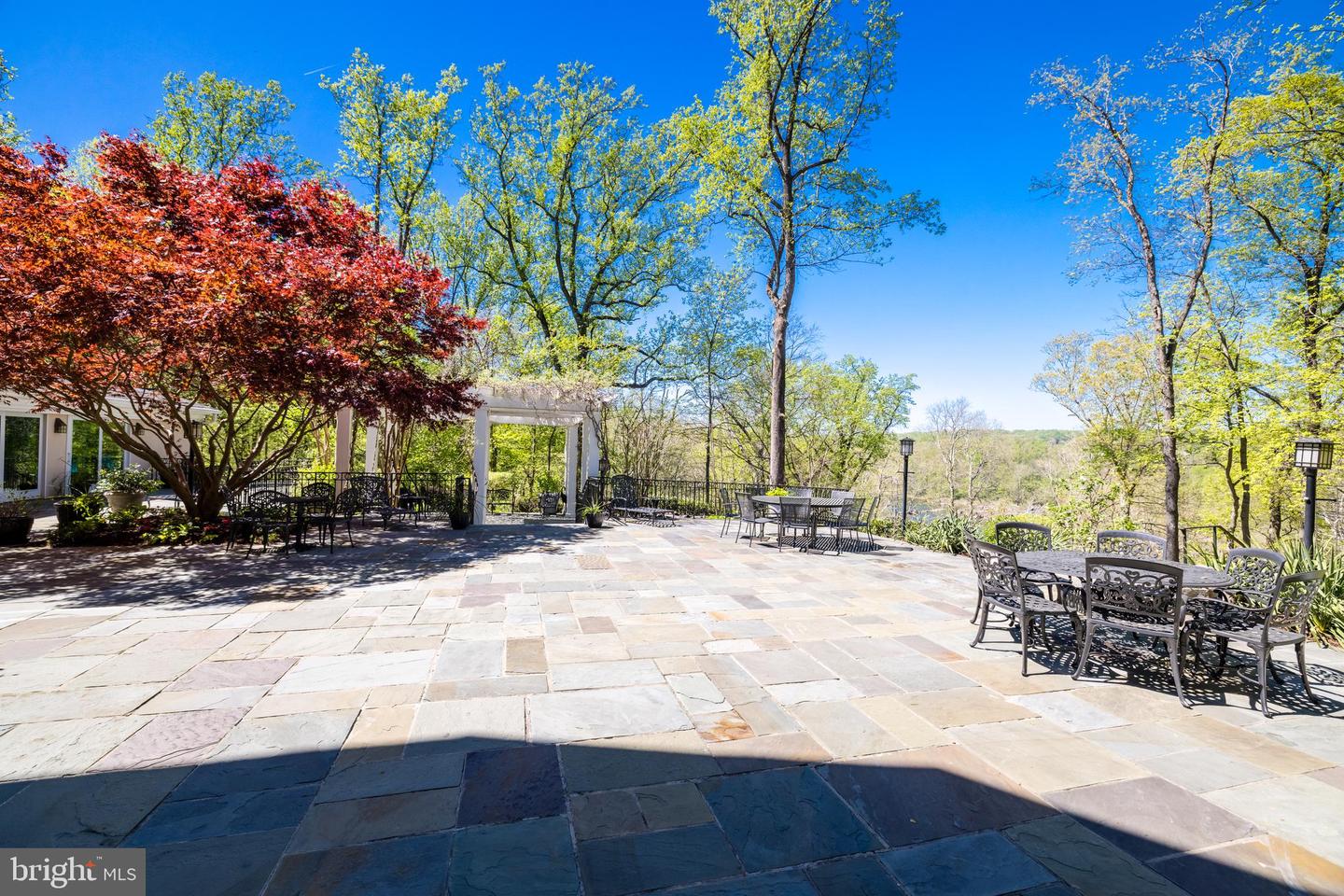 658 LIVE OAK DR, MCLEAN, Virginia 22101, 7 Bedrooms Bedrooms, ,7 BathroomsBathrooms,Residential,For sale,658 LIVE OAK DR,VAFX2274512 MLS # VAFX2274512