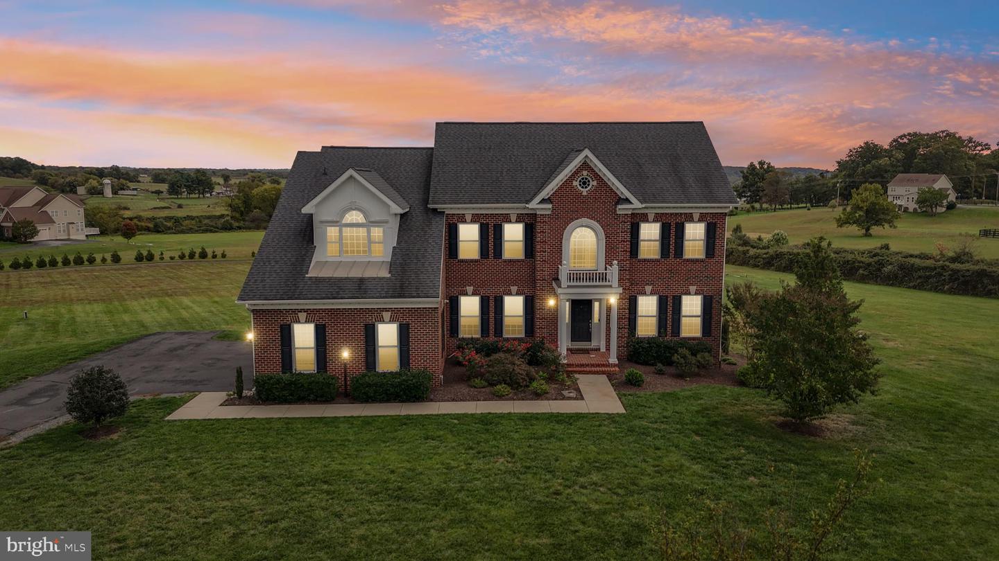 42719 PRAIRIE MERLIN CT, LEESBURG, Virginia 20176, 4 Bedrooms Bedrooms, ,4 BathroomsBathrooms,Residential,For sale,42719 PRAIRIE MERLIN CT,VALO2108994 MLS # VALO2108994