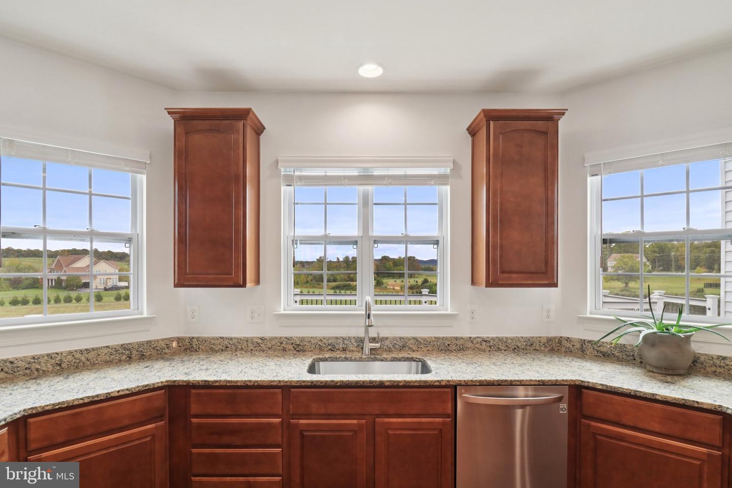 42719 PRAIRIE MERLIN CT, LEESBURG, Virginia 20176, 4 Bedrooms Bedrooms, ,4 BathroomsBathrooms,Residential,For sale,42719 PRAIRIE MERLIN CT,VALO2108994 MLS # VALO2108994