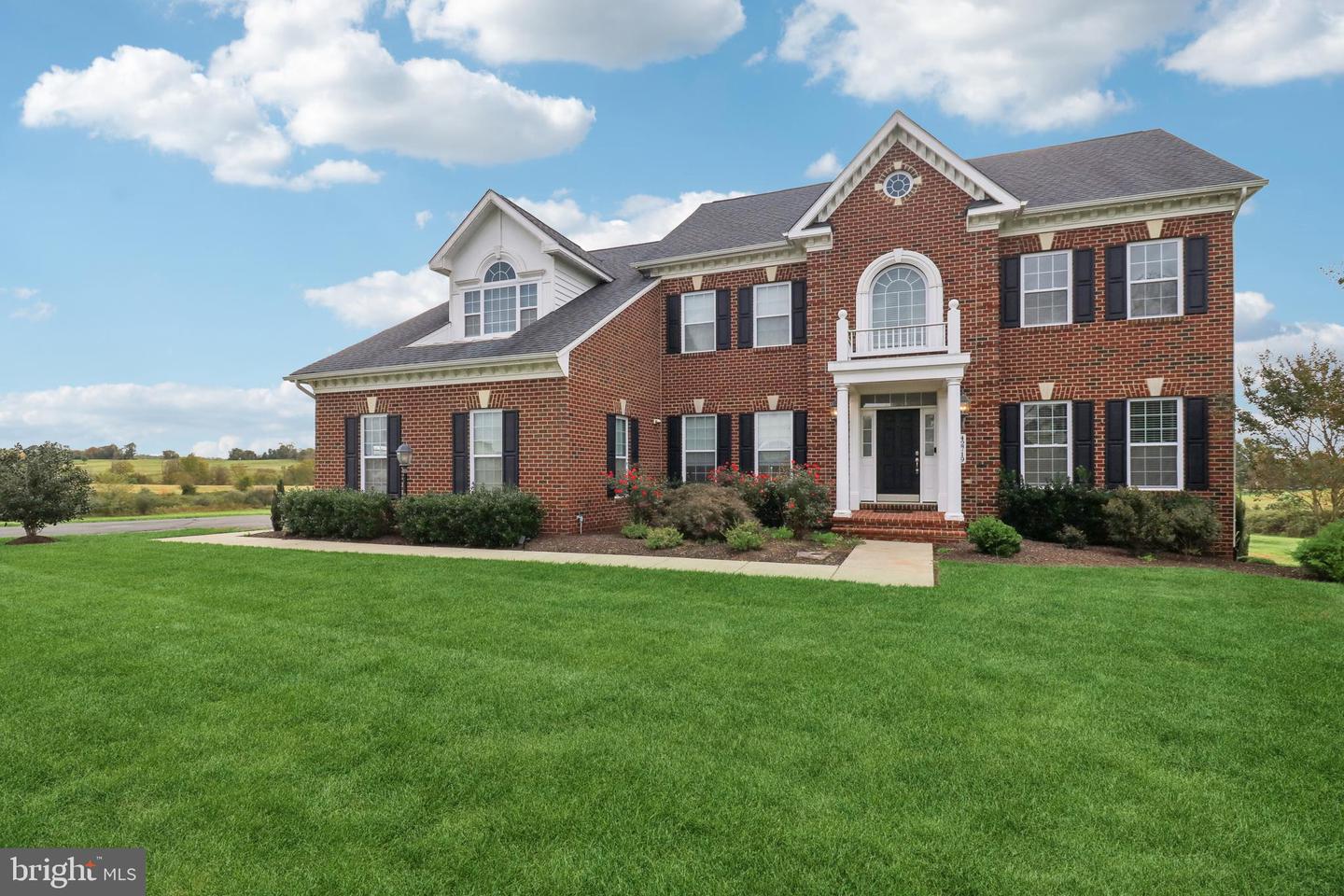 42719 PRAIRIE MERLIN CT, LEESBURG, Virginia 20176, 4 Bedrooms Bedrooms, ,4 BathroomsBathrooms,Residential,For sale,42719 PRAIRIE MERLIN CT,VALO2108994 MLS # VALO2108994
