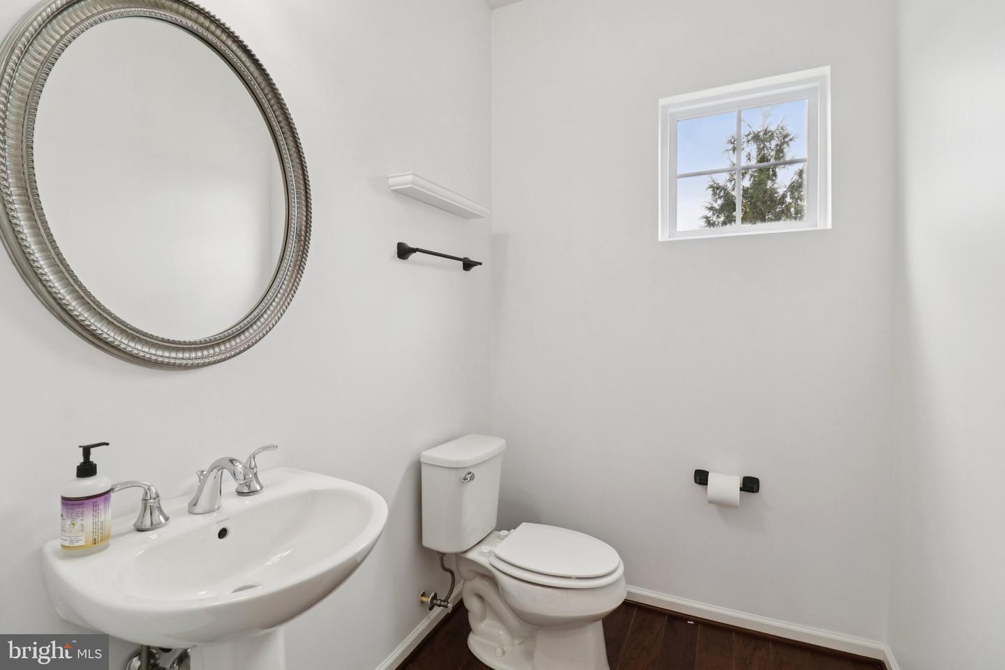 42719 PRAIRIE MERLIN CT, LEESBURG, Virginia 20176, 4 Bedrooms Bedrooms, ,4 BathroomsBathrooms,Residential,For sale,42719 PRAIRIE MERLIN CT,VALO2108994 MLS # VALO2108994