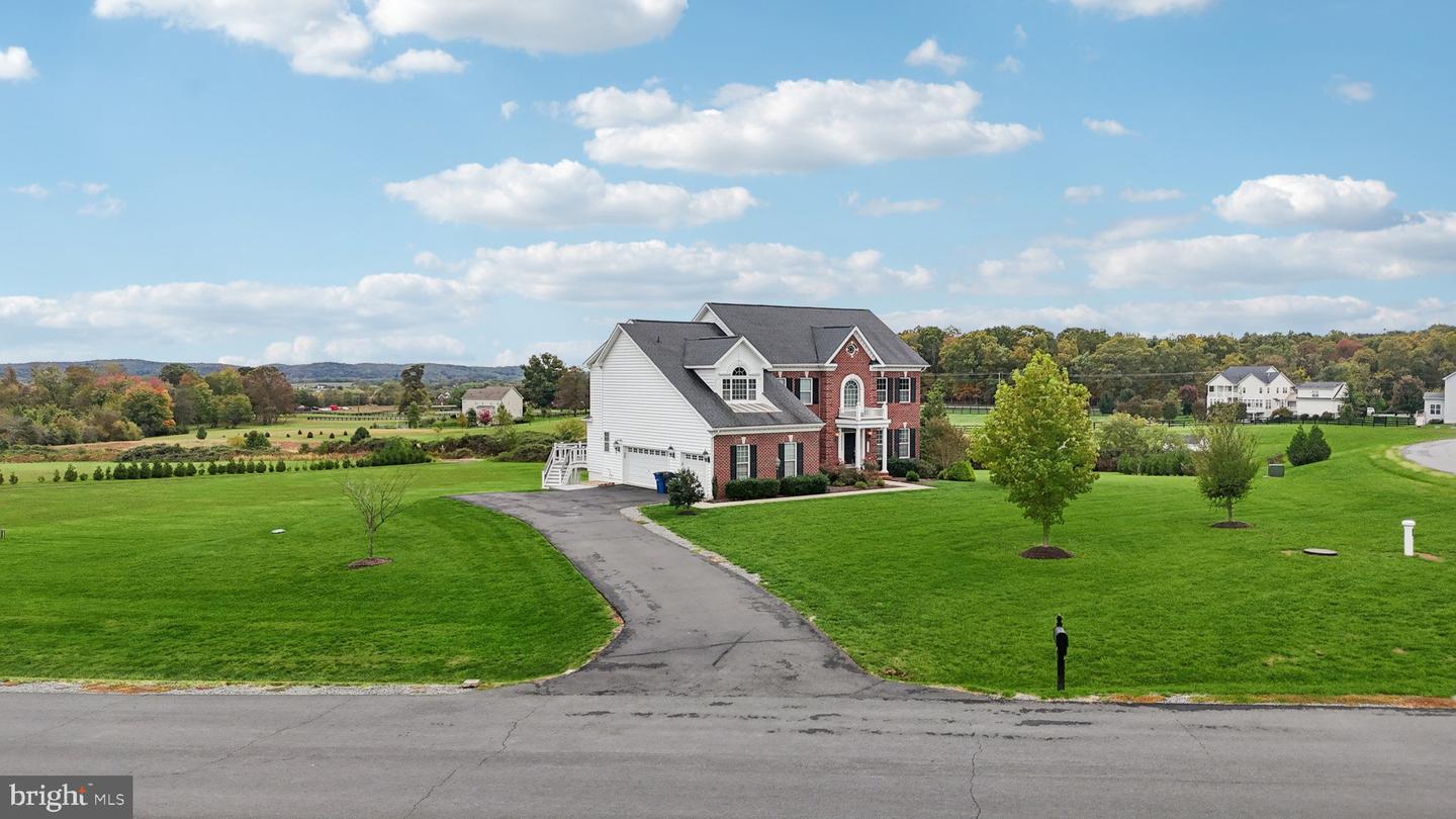 42719 PRAIRIE MERLIN CT, LEESBURG, Virginia 20176, 4 Bedrooms Bedrooms, ,4 BathroomsBathrooms,Residential,For sale,42719 PRAIRIE MERLIN CT,VALO2108994 MLS # VALO2108994