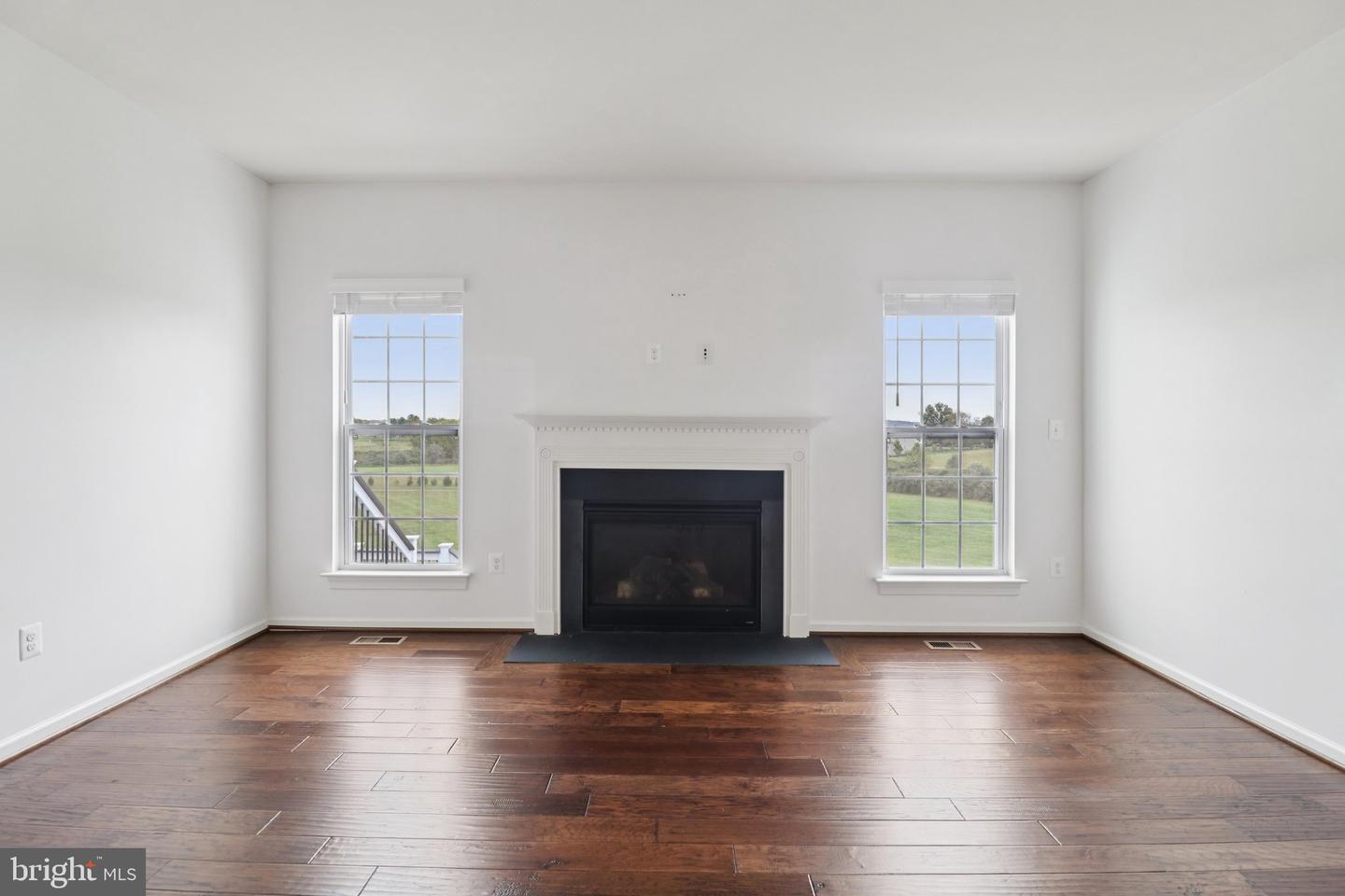 42719 PRAIRIE MERLIN CT, LEESBURG, Virginia 20176, 4 Bedrooms Bedrooms, ,4 BathroomsBathrooms,Residential,For sale,42719 PRAIRIE MERLIN CT,VALO2108994 MLS # VALO2108994